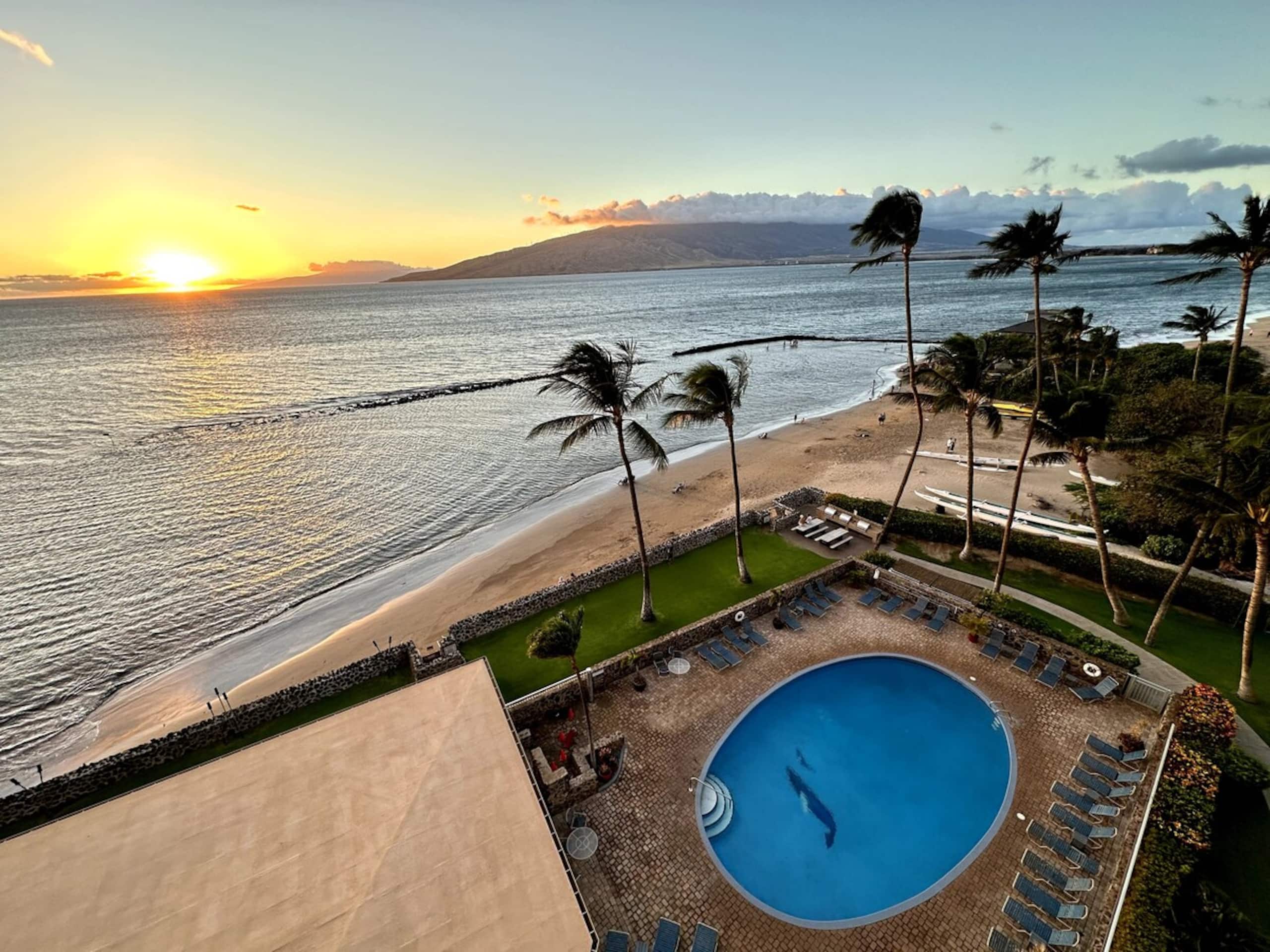 Beautiful Oceanfront, A/C in Each Room, Sleeps 6 - Photo 48