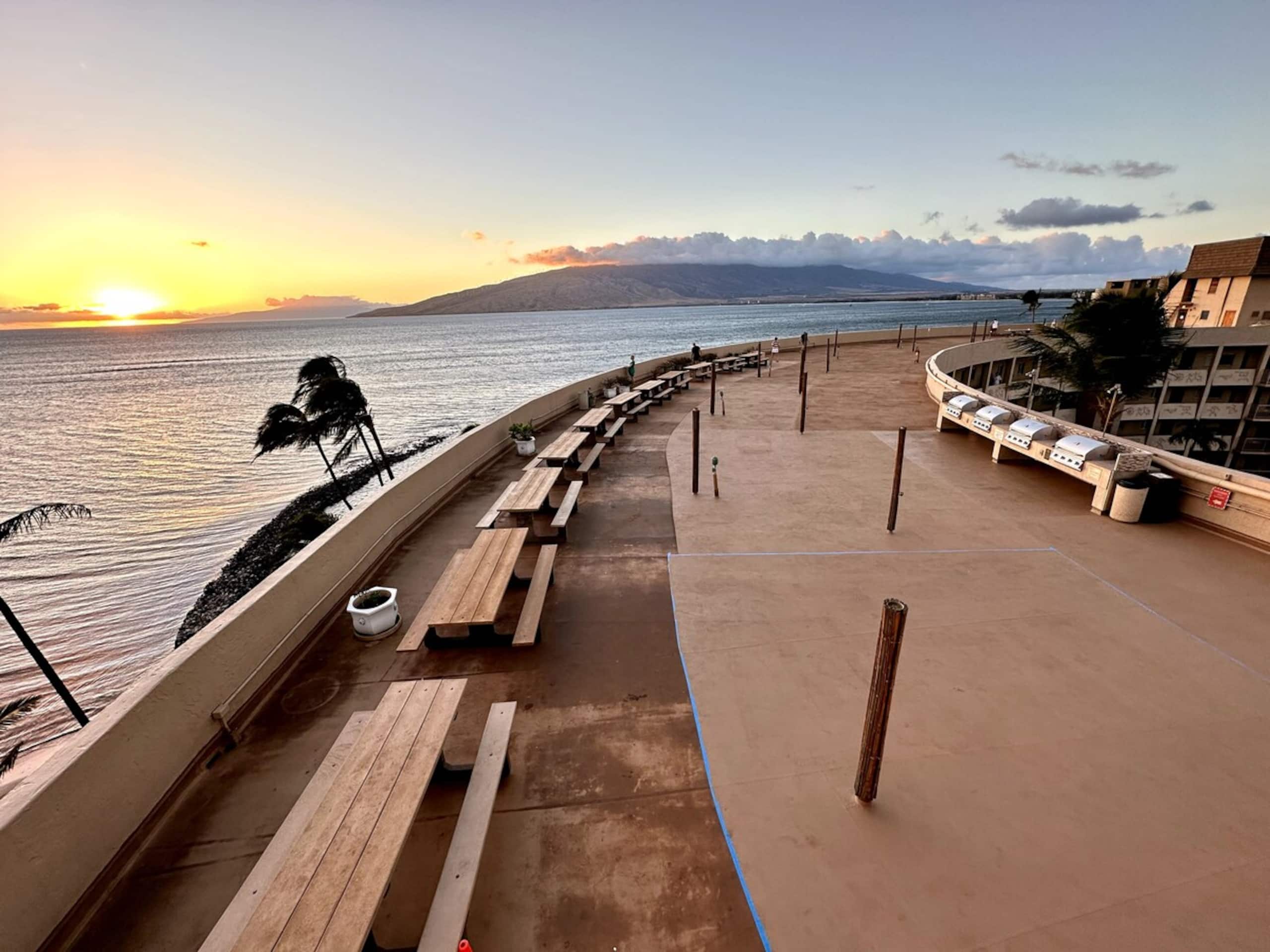 Beautiful Oceanfront, A/C in Each Room, Sleeps 6 - Photo 25
