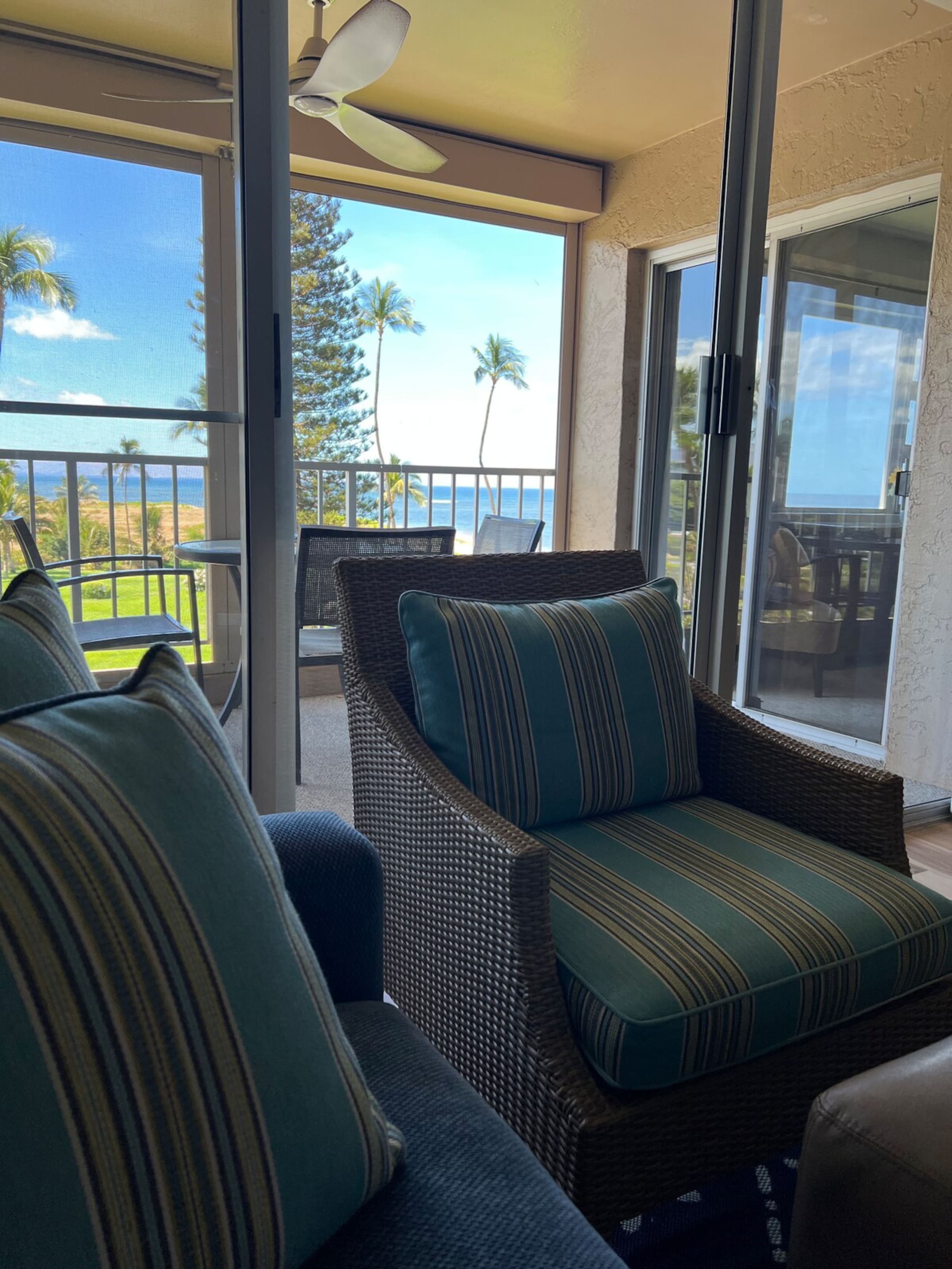 Beautiful Oceanfront, A/C in Each Room, Sleeps 6 - Photo 4