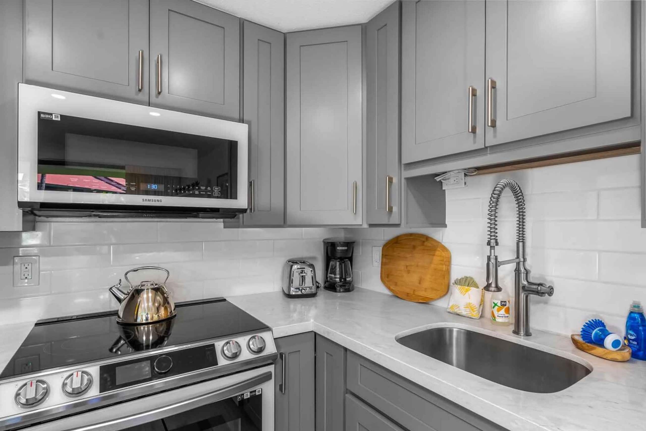 Stunning One Bd Partial ocean, AC, wifi,Pool C209 - Photo 27