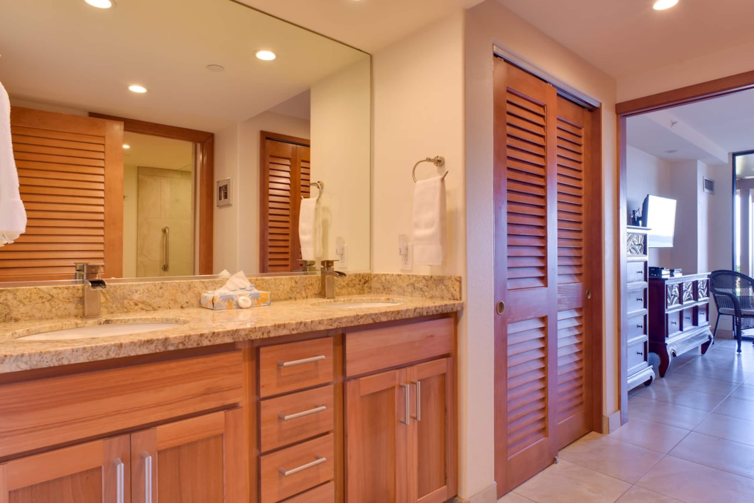 Lahaina Condo w/ Patio, Ocean Views & Pool Access - Photo 25