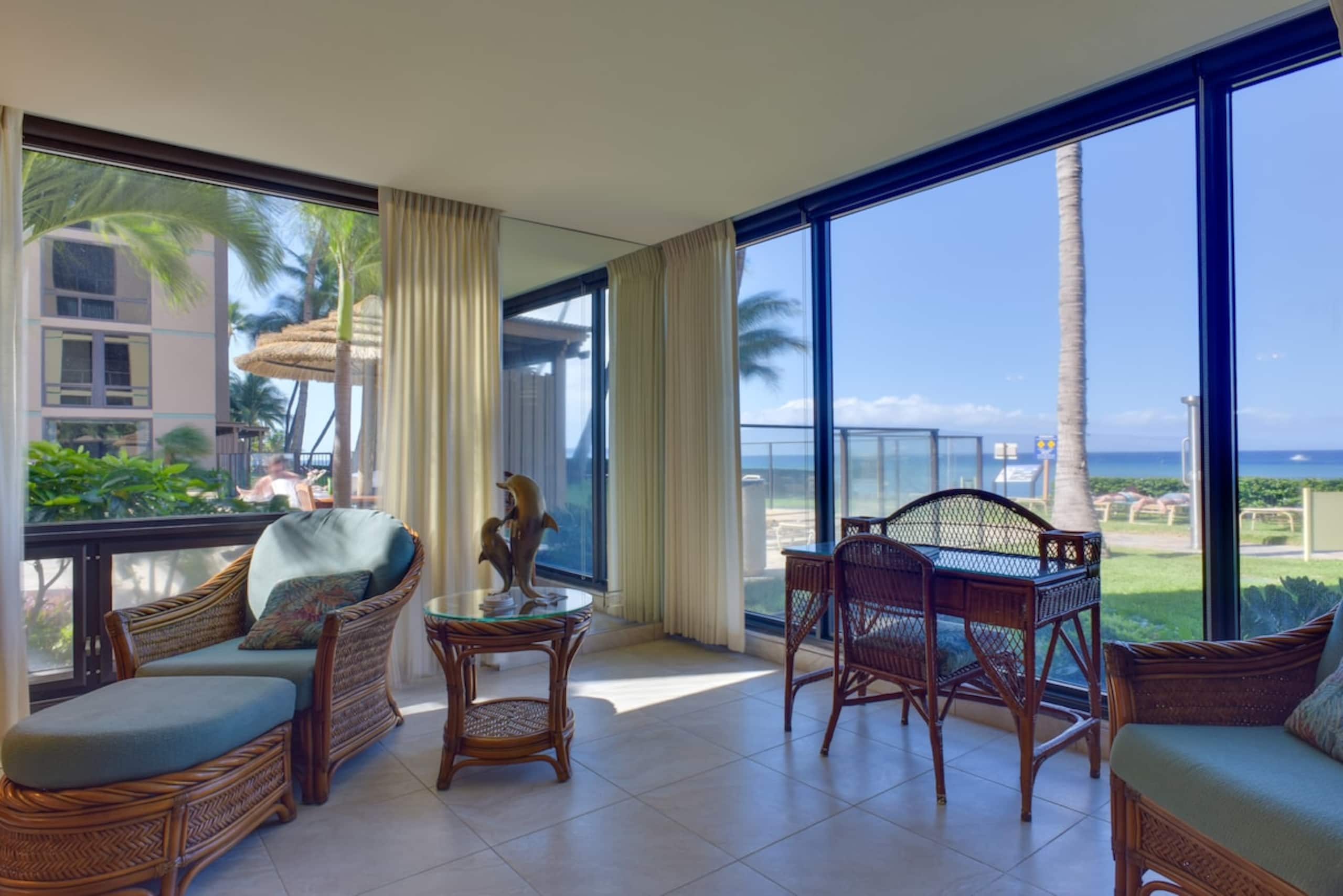 Lahaina Condo w/ Patio, Ocean Views & Pool Access - Photo 12