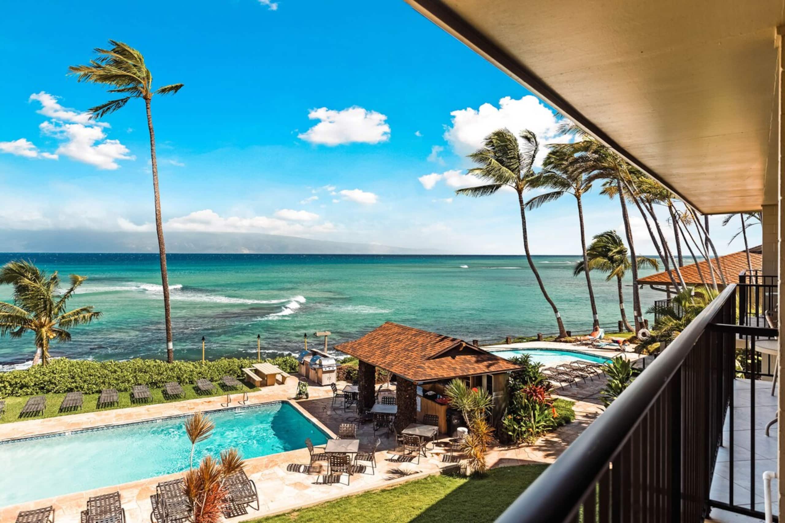 Modern Oceanfront studio, a Lanai, A/C and Whales - Main photo