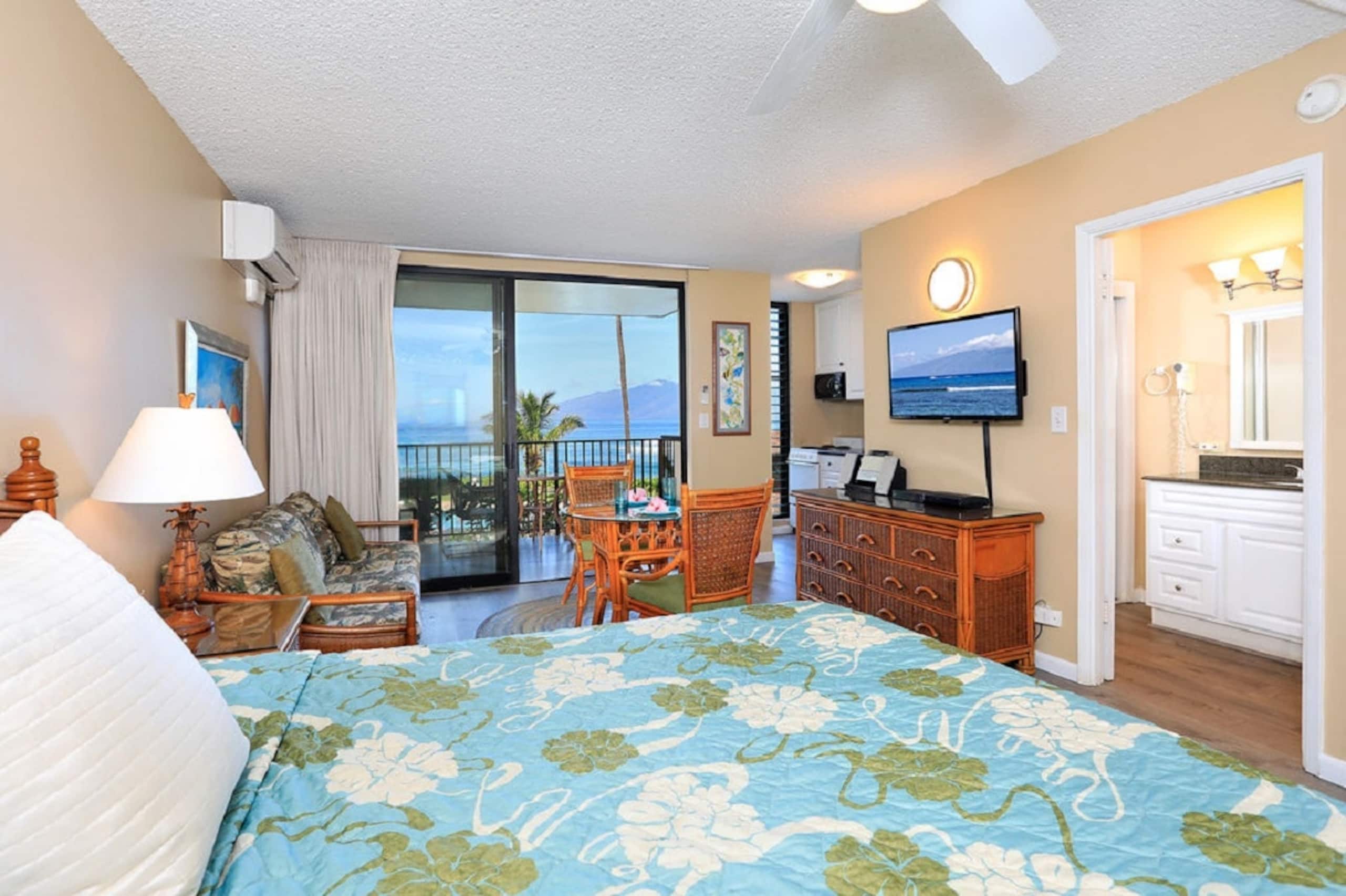 Oceanfront with stunning interior, a Perfect Stay - Photo 9