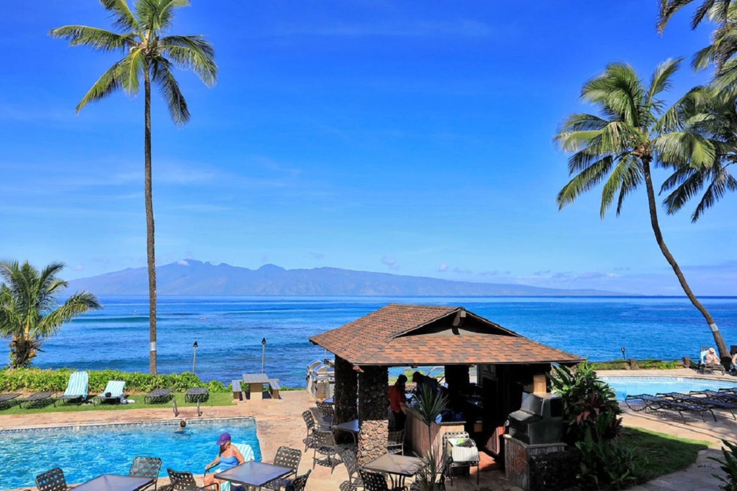 Oceanfront with stunning interior, a Perfect Stay - Photo 3