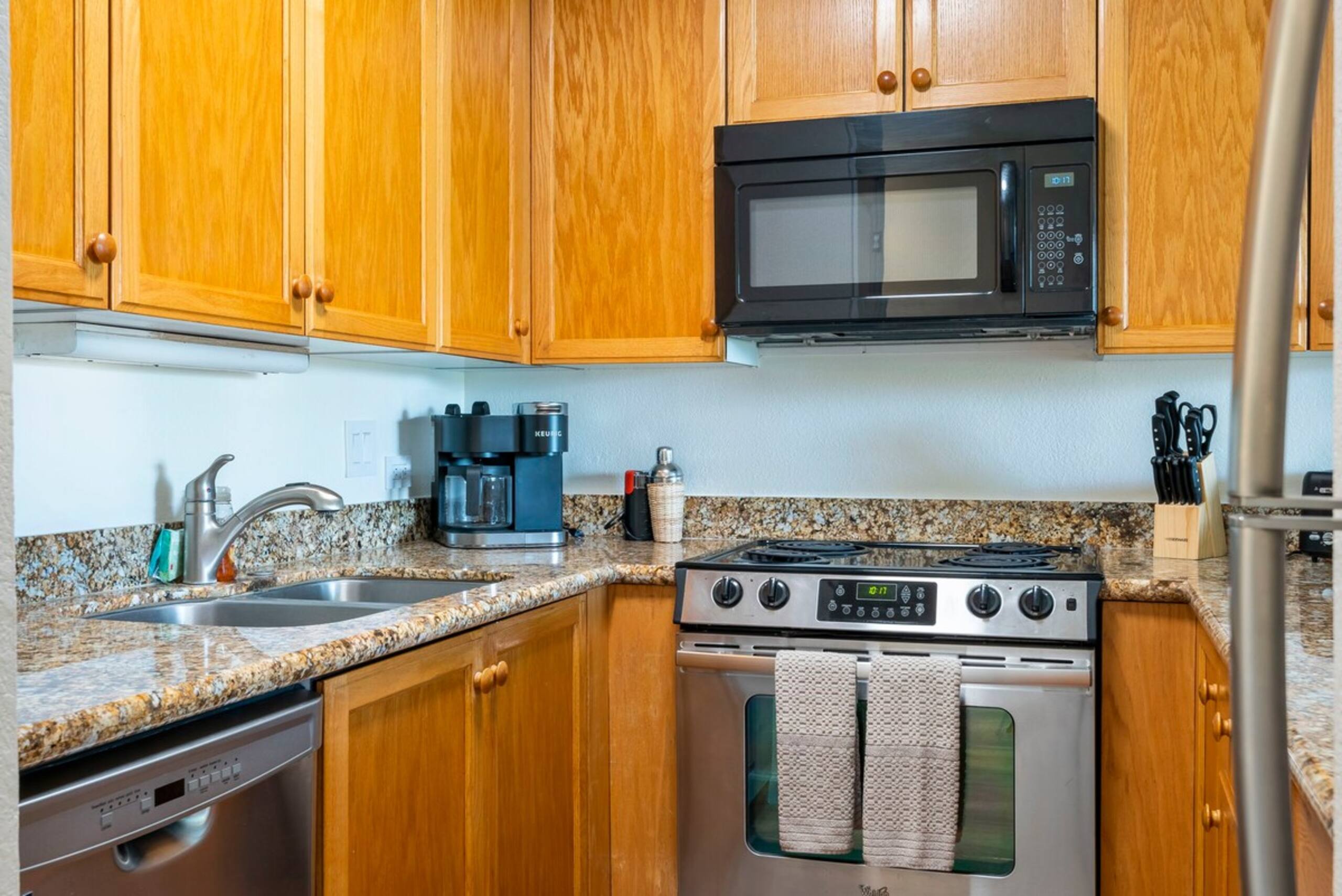 Kamaole Sands - AC - King Bed - Ocean View - Photo 13