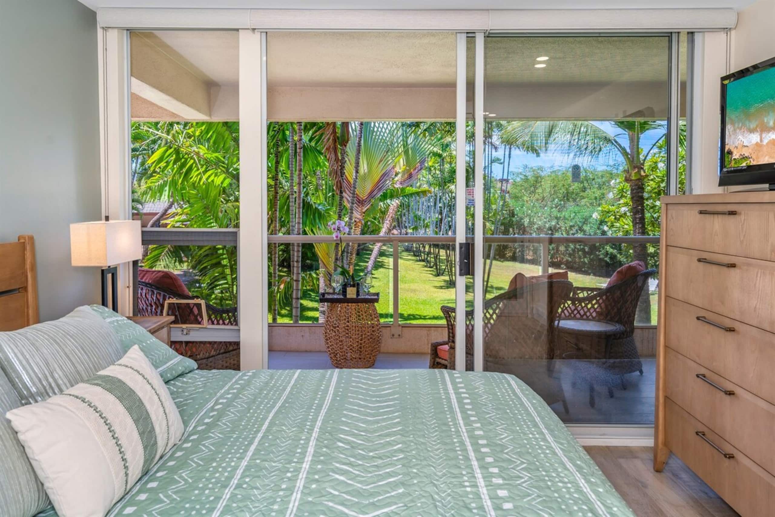 Newly Remodeled Maui Banyan 1 bedroom Oasis - Photo 5