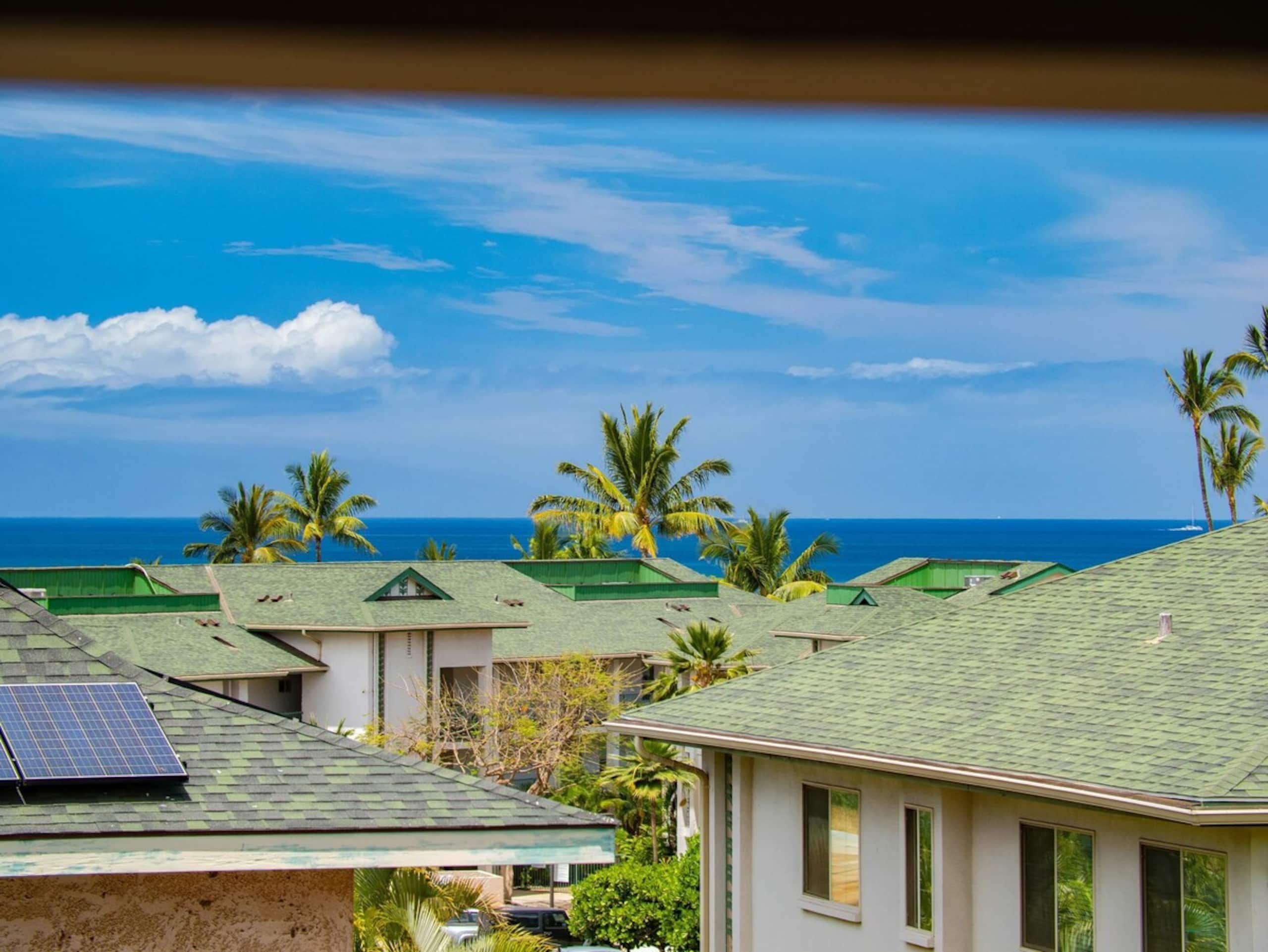 Cozy 2 Bedroom Condo with pool near beach - Photo 26