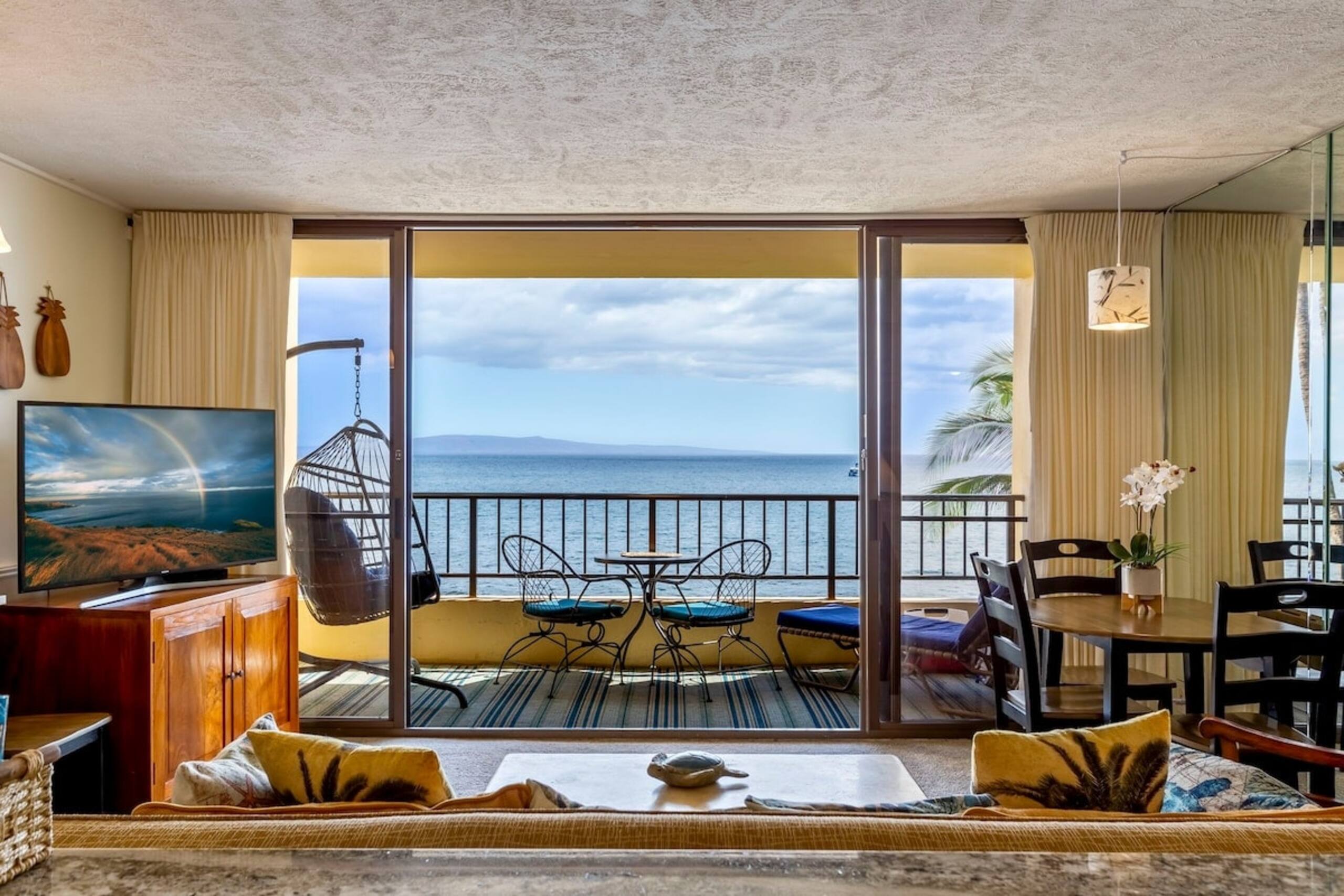 Direct oceanfront condo, AC, 6 mile sandy beach - Photo 2
