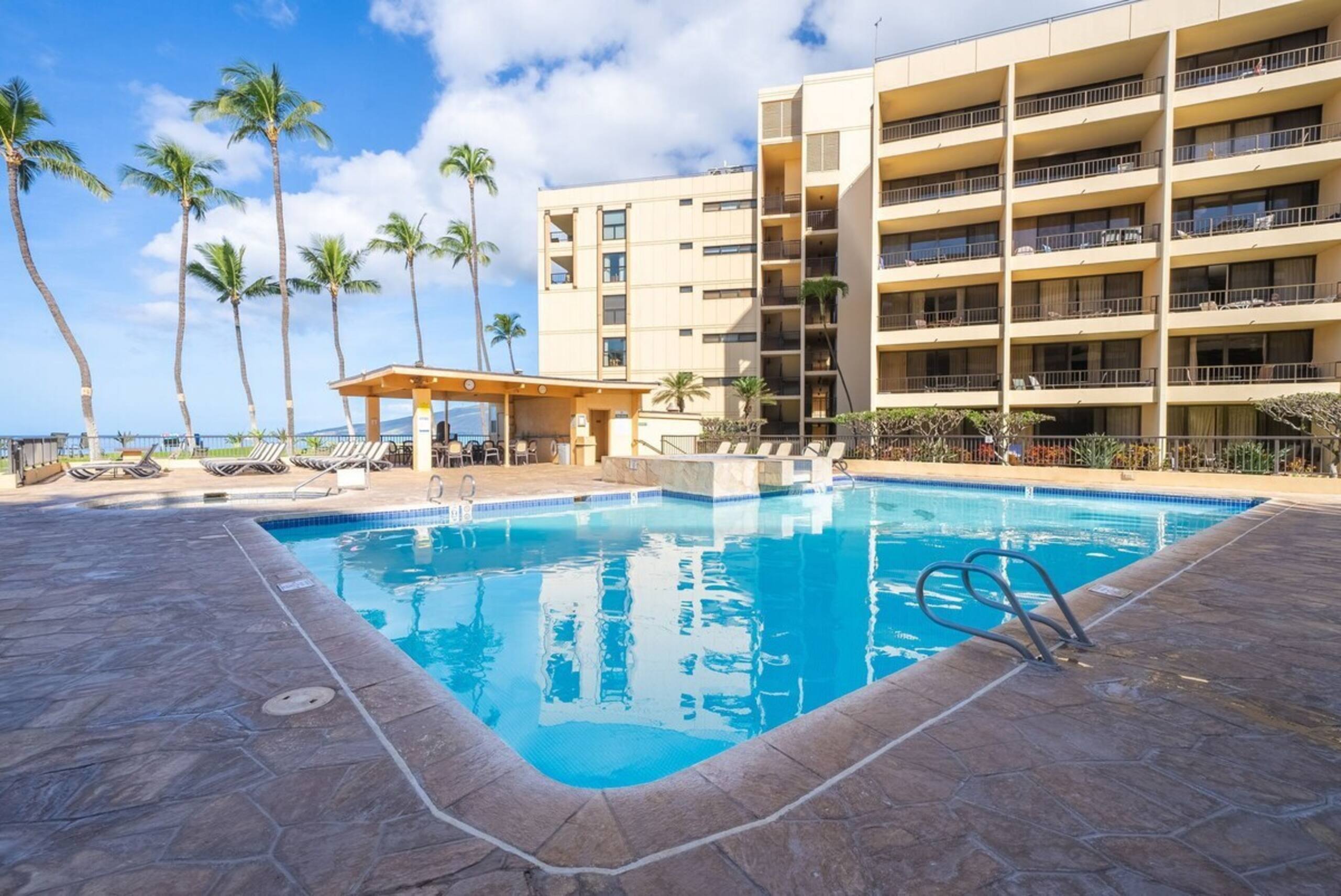Direct oceanfront condo, AC, 6 mile sandy beach - Photo 38