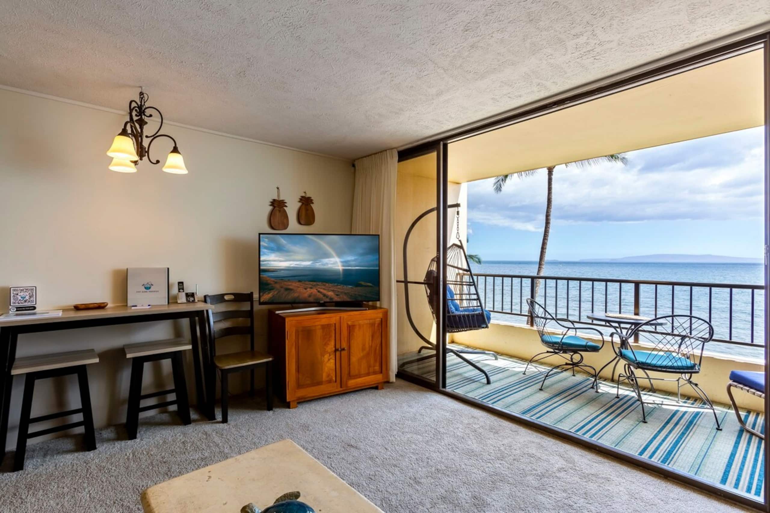 Direct oceanfront condo, AC, 6 mile sandy beach - Photo 20