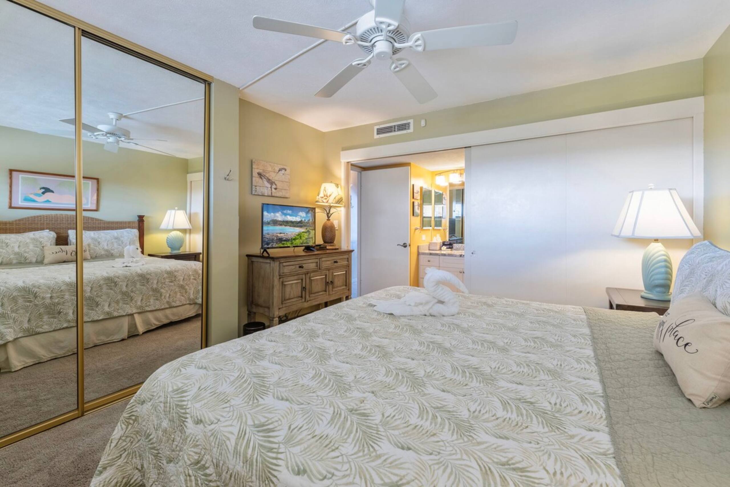 Direct oceanfront condo, AC, 6 mile sandy beach - Photo 28