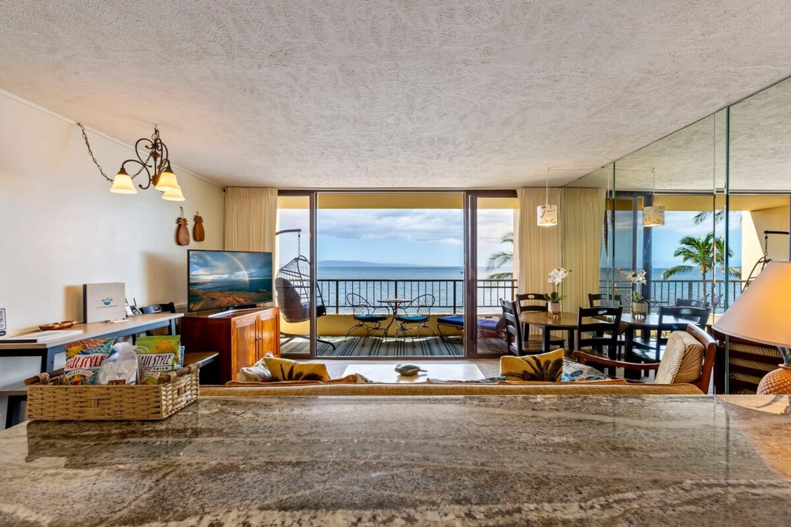 Direct oceanfront condo, AC, 6 mile sandy beach - Photo 32
