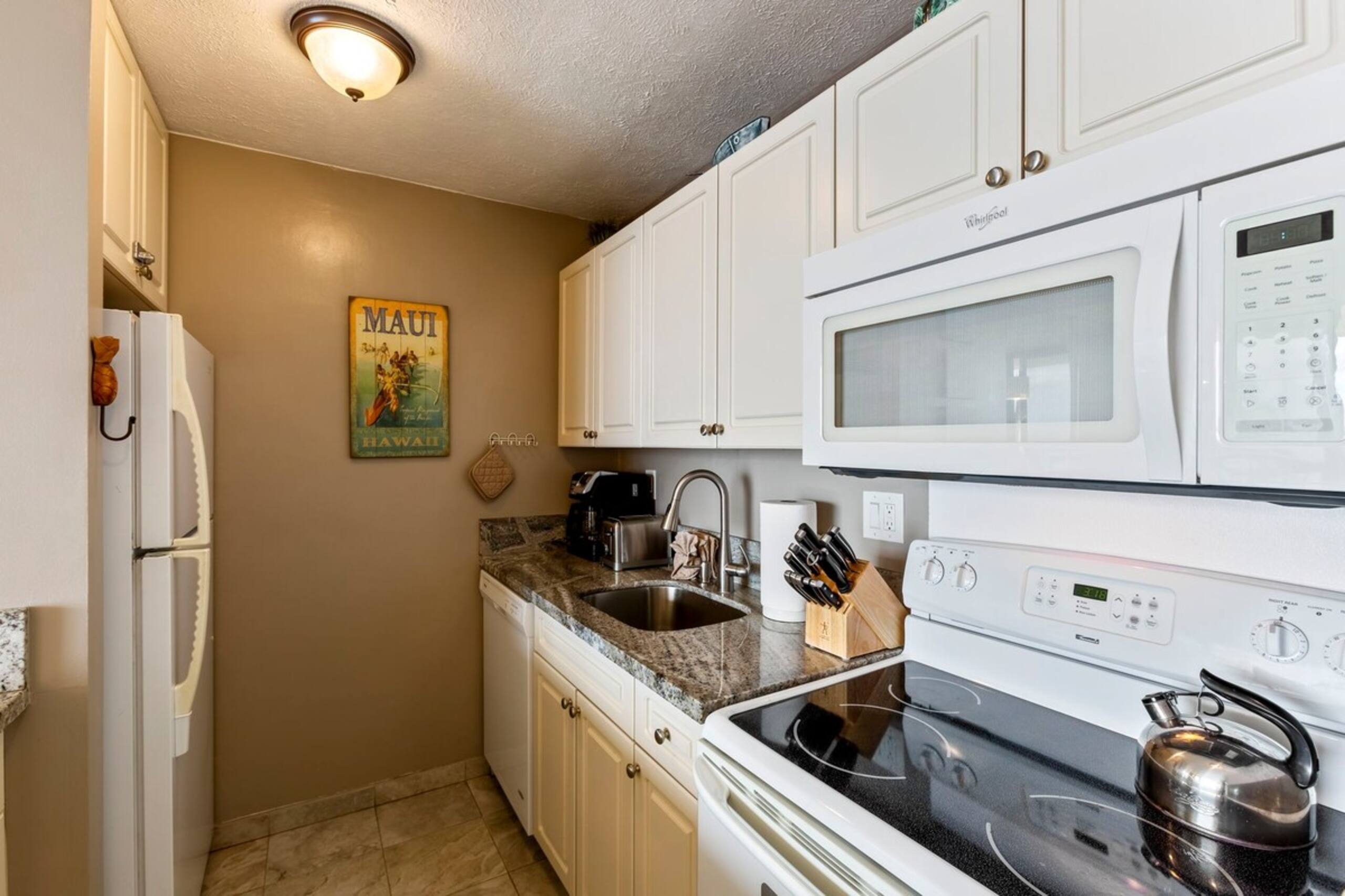 Direct oceanfront condo, AC, 6 mile sandy beach - Photo 26