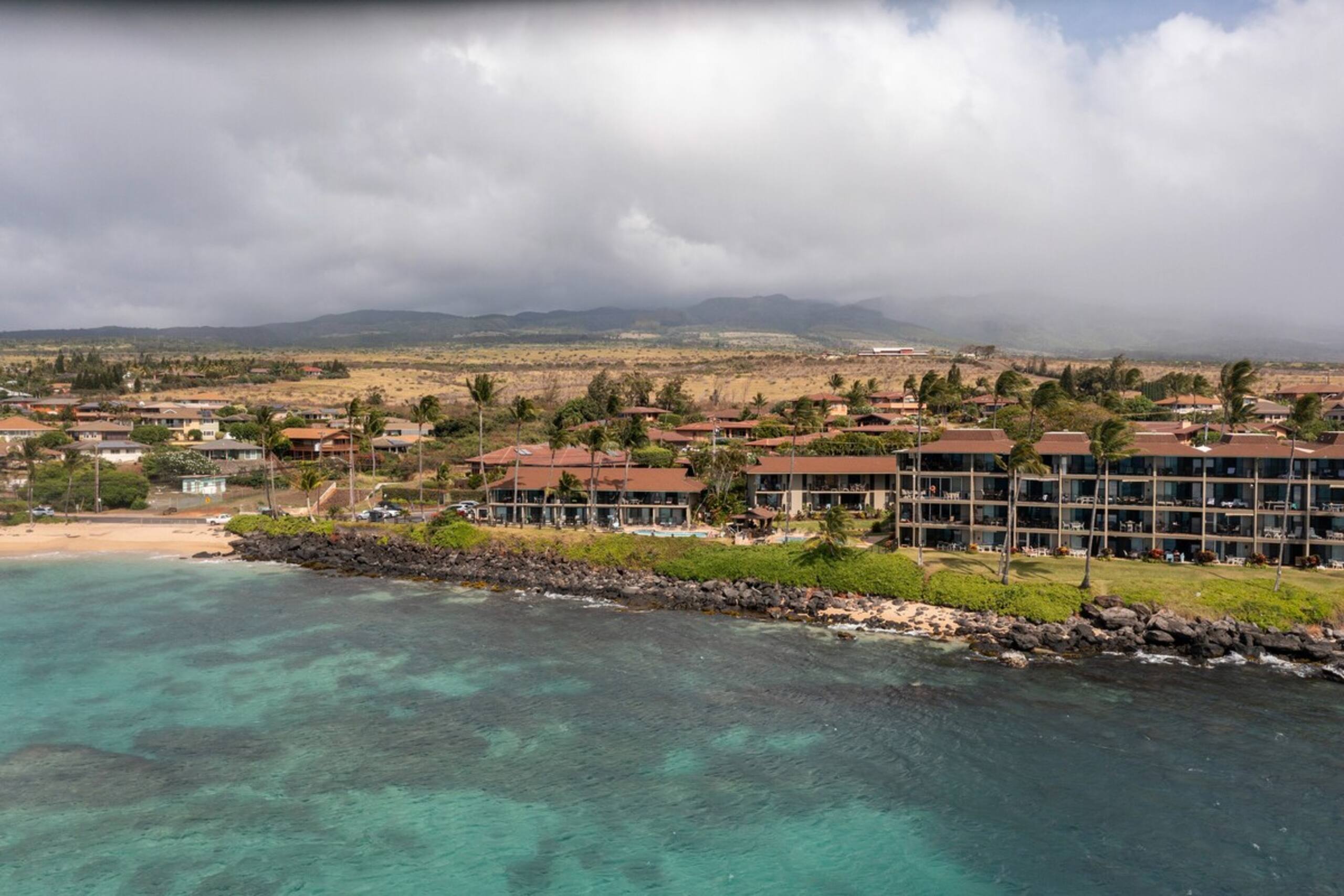 180* Oceanfront View w/ AC!  Remodel+2Pools+Clean - Photo 17