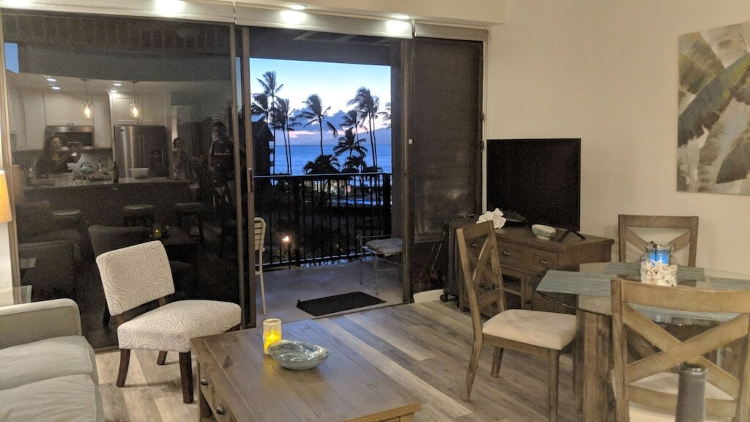 Stunning Reno, Amazing Ocean View - Photo 12