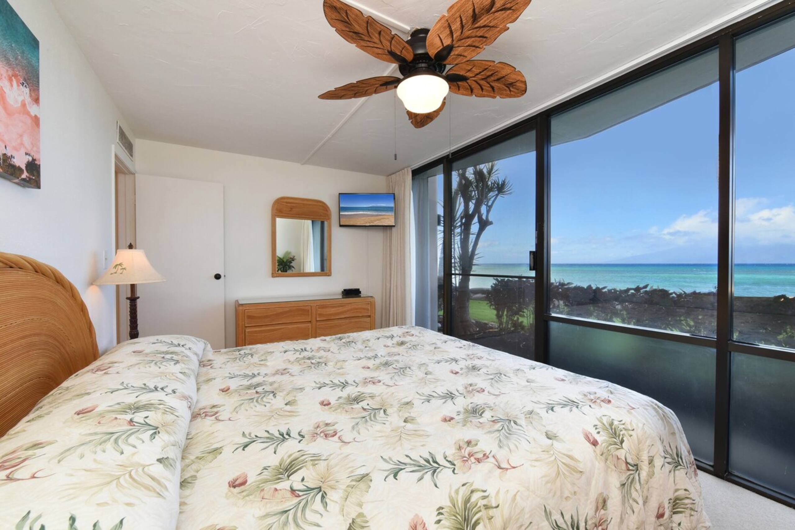2/2 Oceanfront Ground Floor Great rates for Aug - Photo 17
