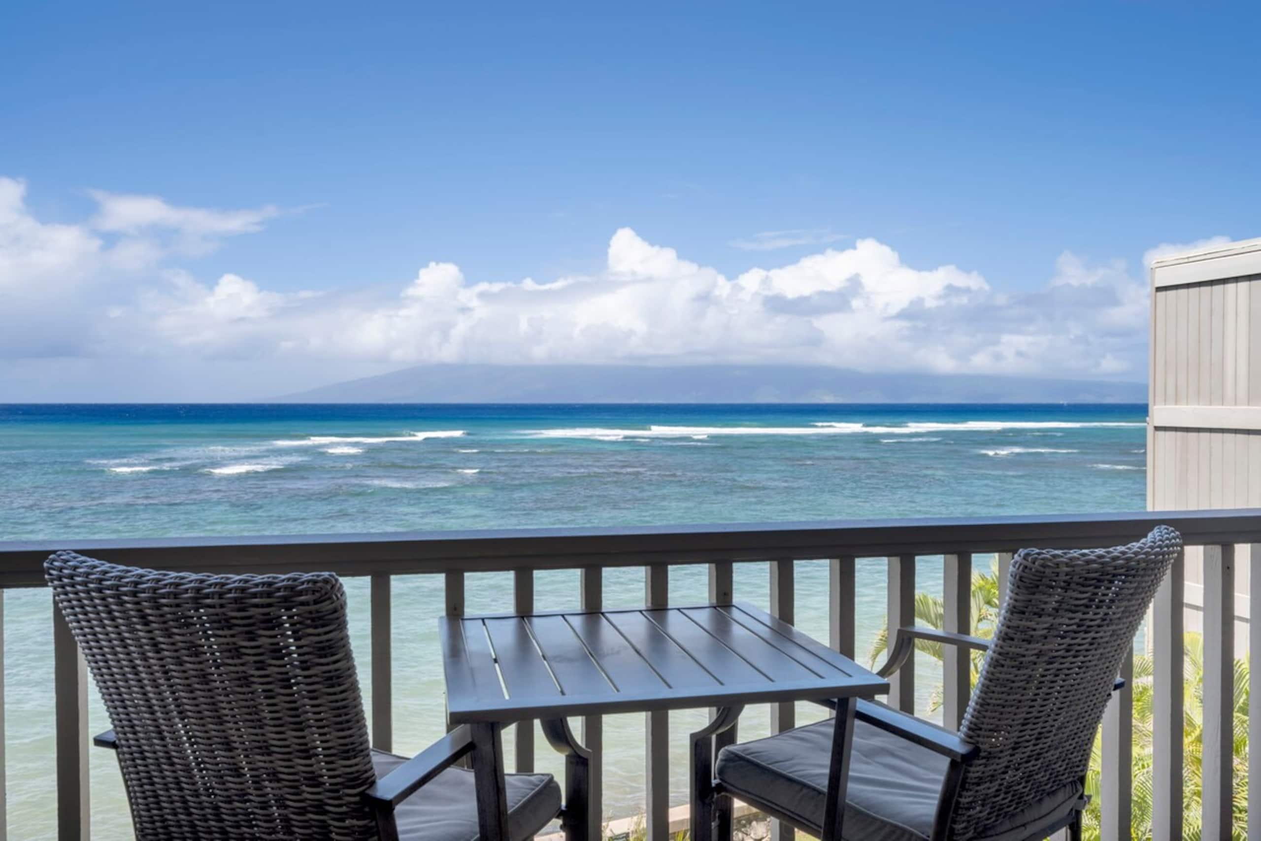 Direct Ocean front studio w ocean is ur back yard - Photo 19