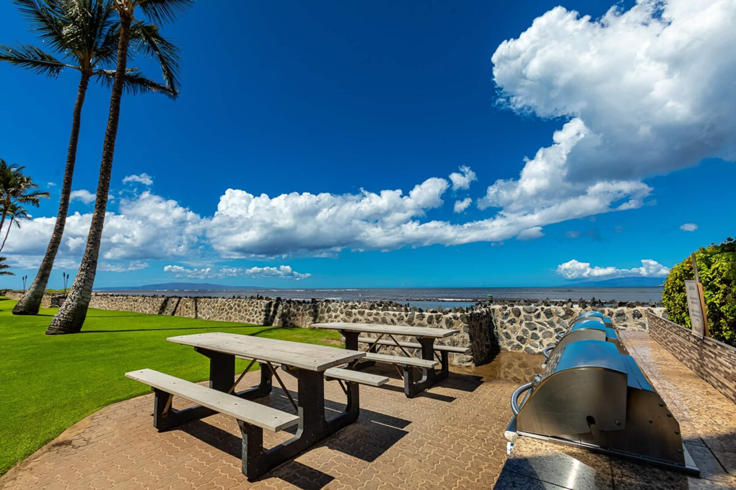 Oceanfront 2BR Kihei condo w/ sunset views - Photo 43