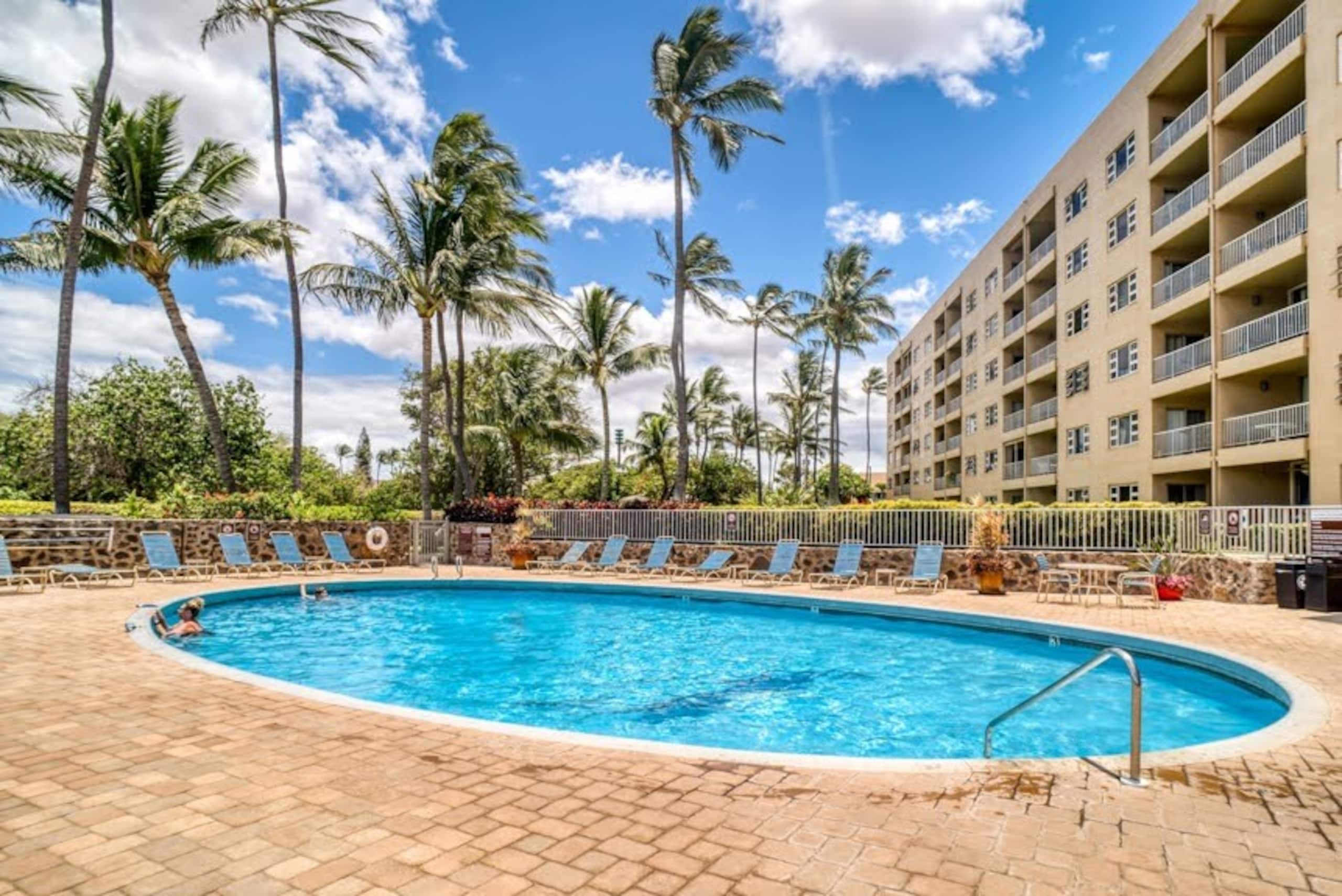 Oceanfront 2BR Kihei condo w/ sunset views - Photo 34