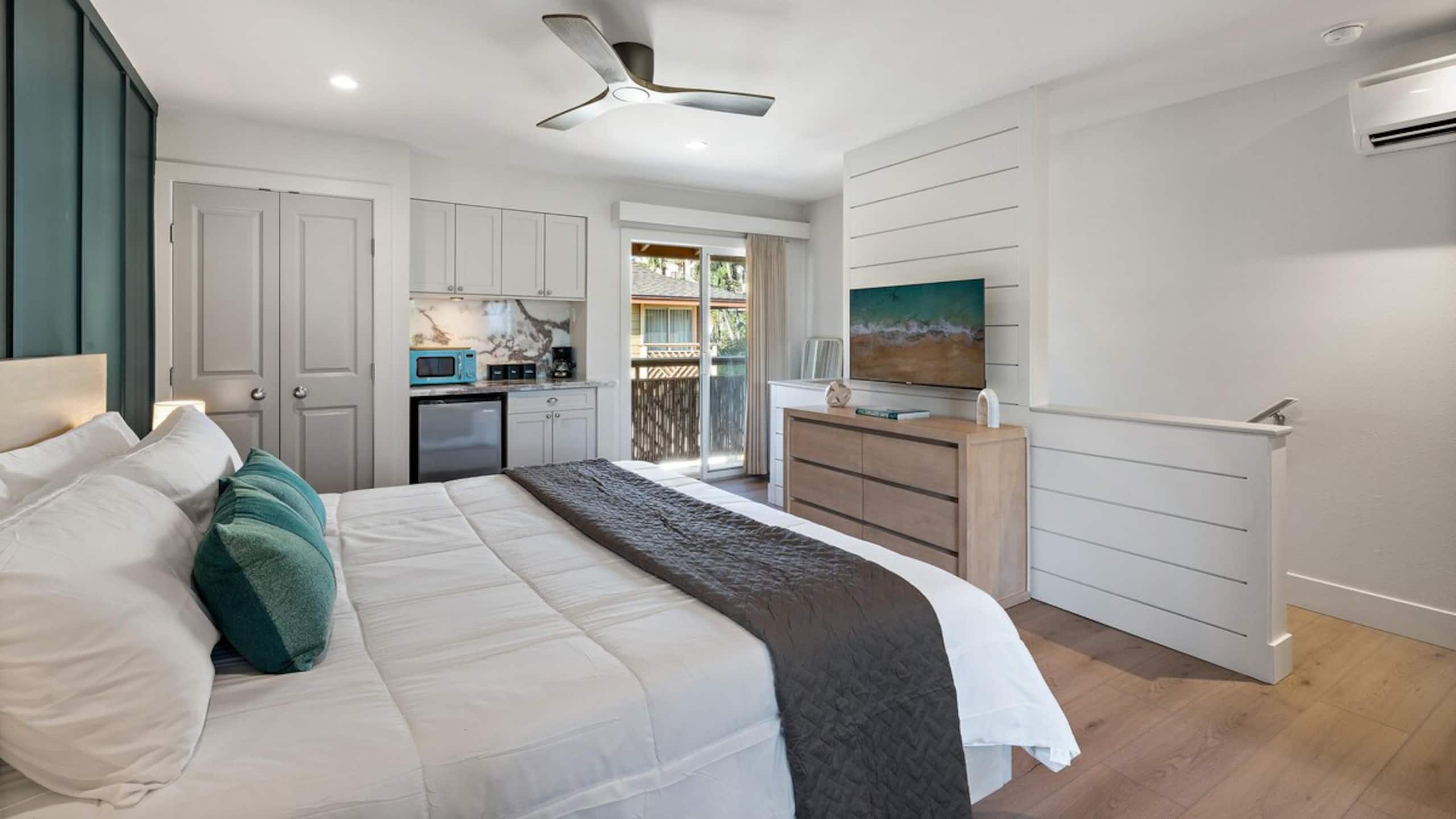 Boutique Beachside Studio I Aloha Pualani Suite 2 - Photo 5