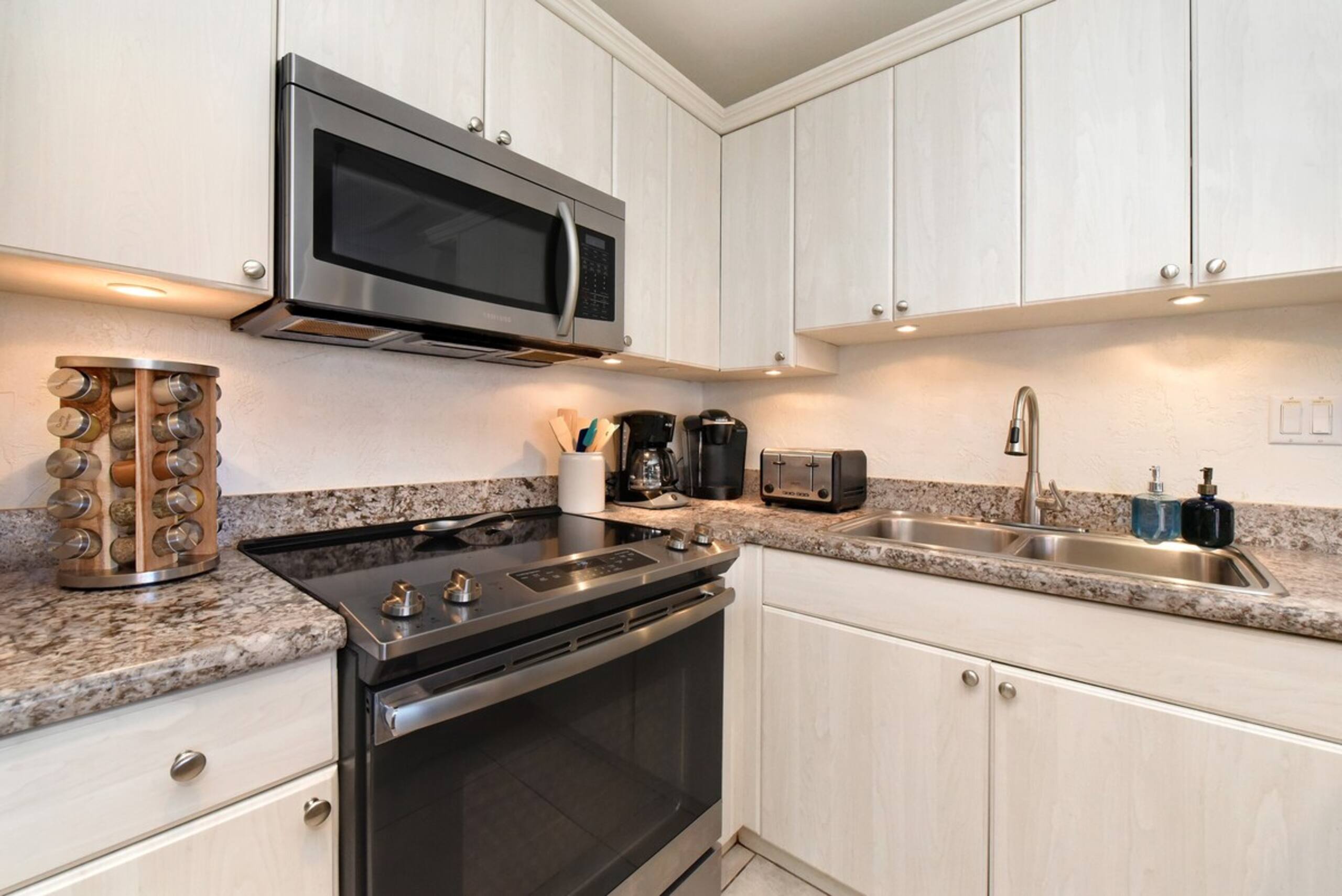 Gorgeous 2bed/2bath Papakea Oceanview - Photo 12
