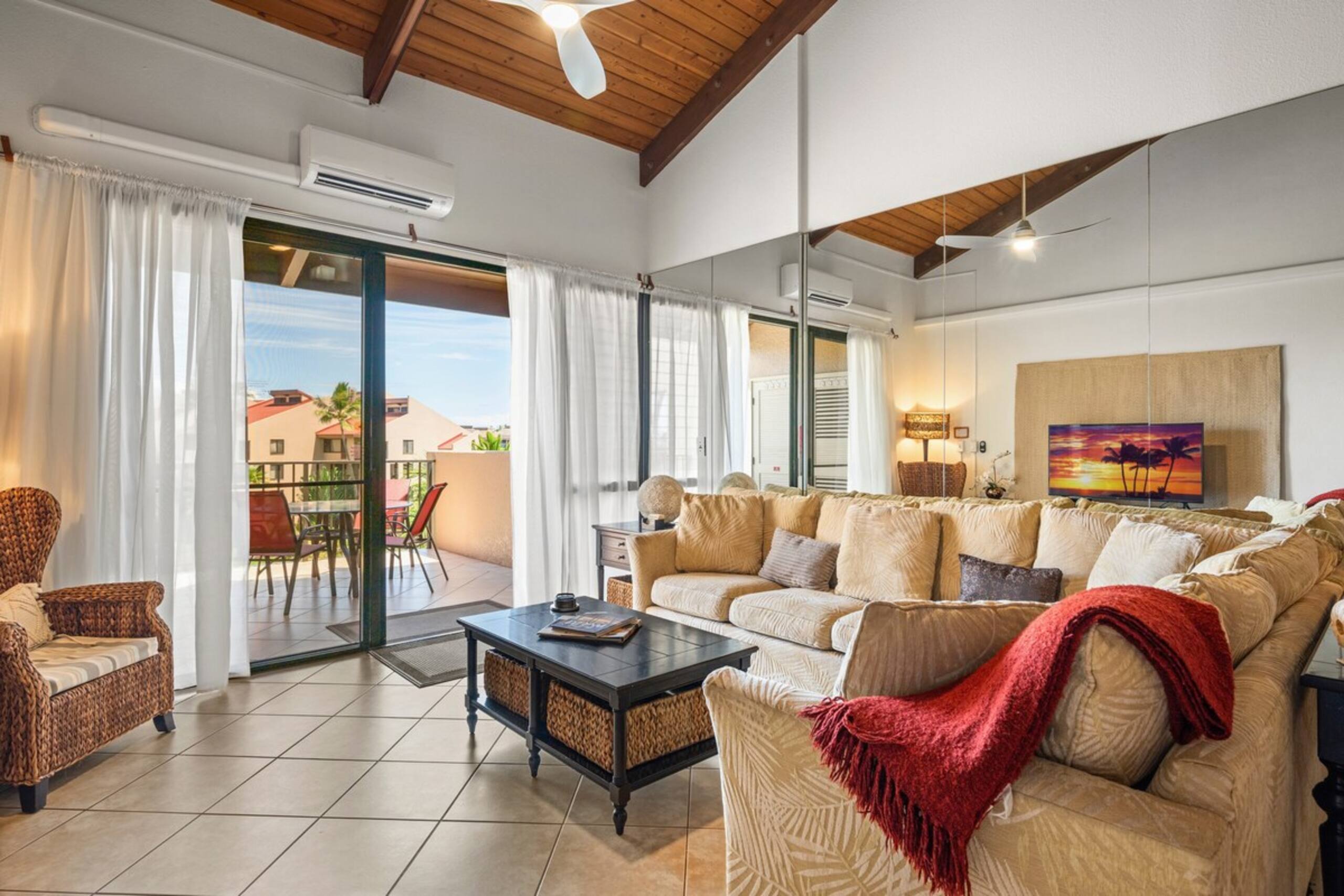 Family Friendly Loft Style Kihei Condo 2BD/2BA - Photo 2