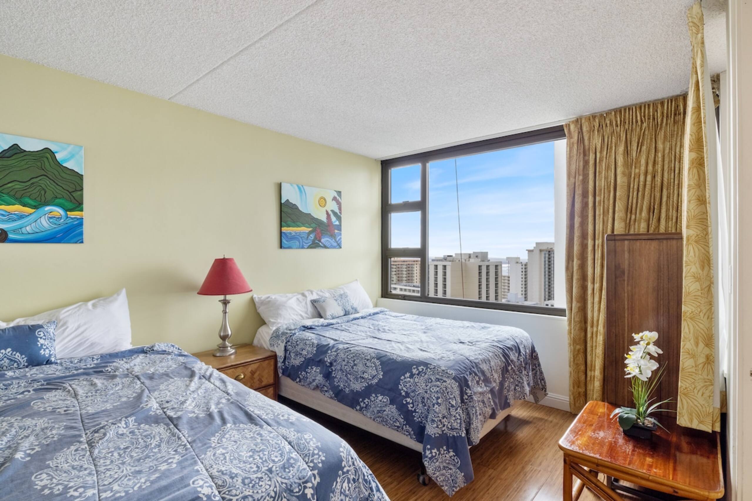 Waikiki Ocean View 1 Bedroom Condo w/Free Parking - Photo 3