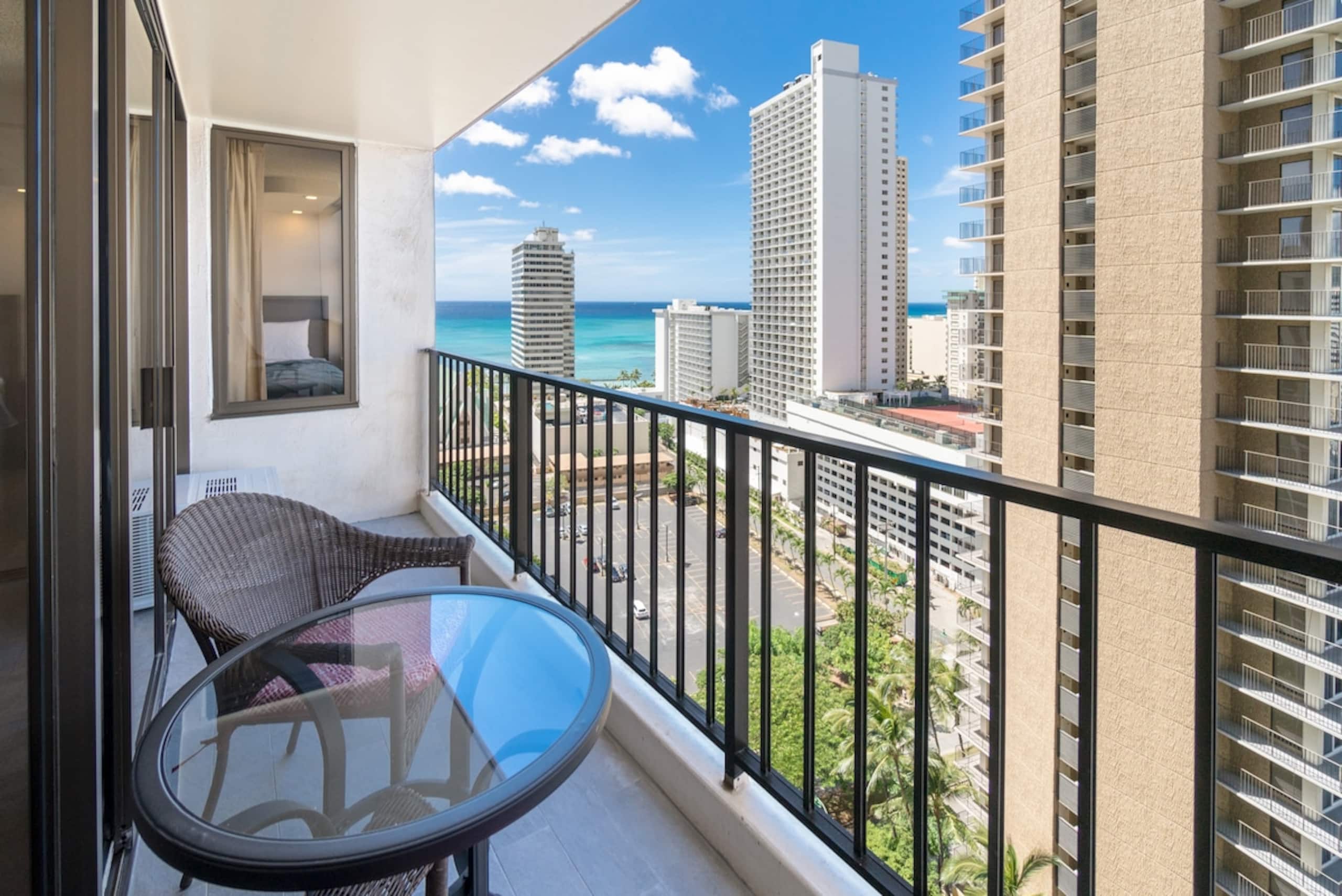 OceanView Waikiki Condo 1 Block to Beach w/Parking - Main photo