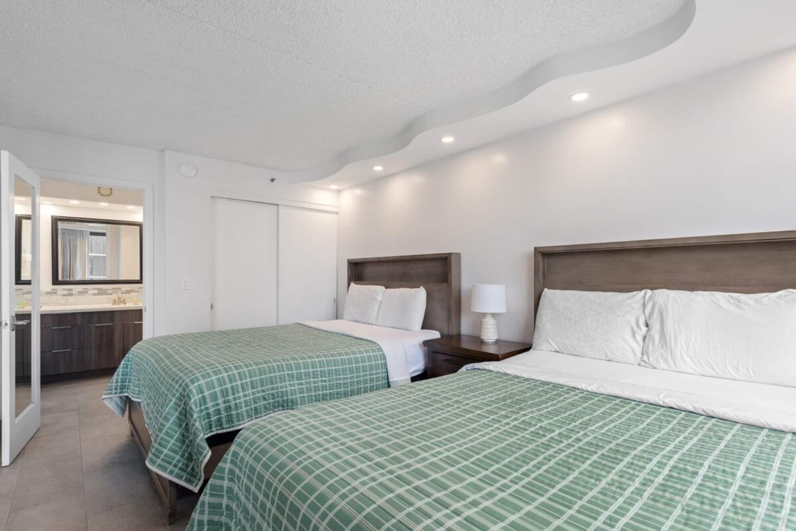 OceanView Waikiki Condo 1 Block to Beach w/Parking - Photo 17
