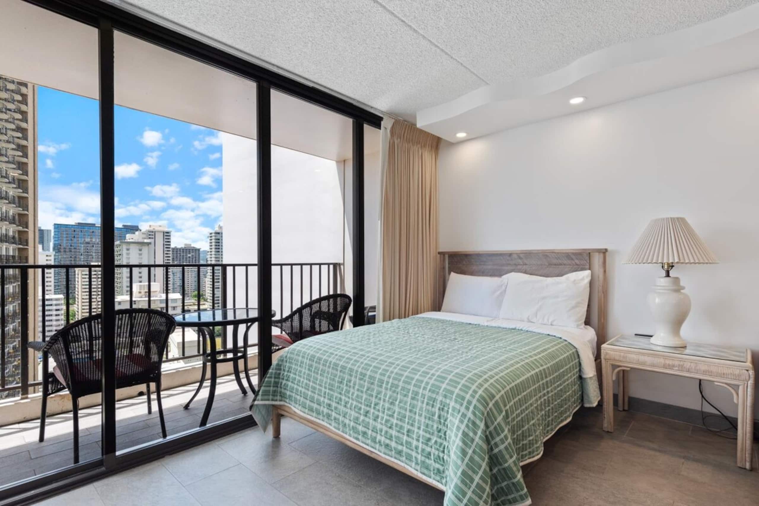 OceanView Waikiki Condo 1 Block to Beach w/Parking - Photo 6