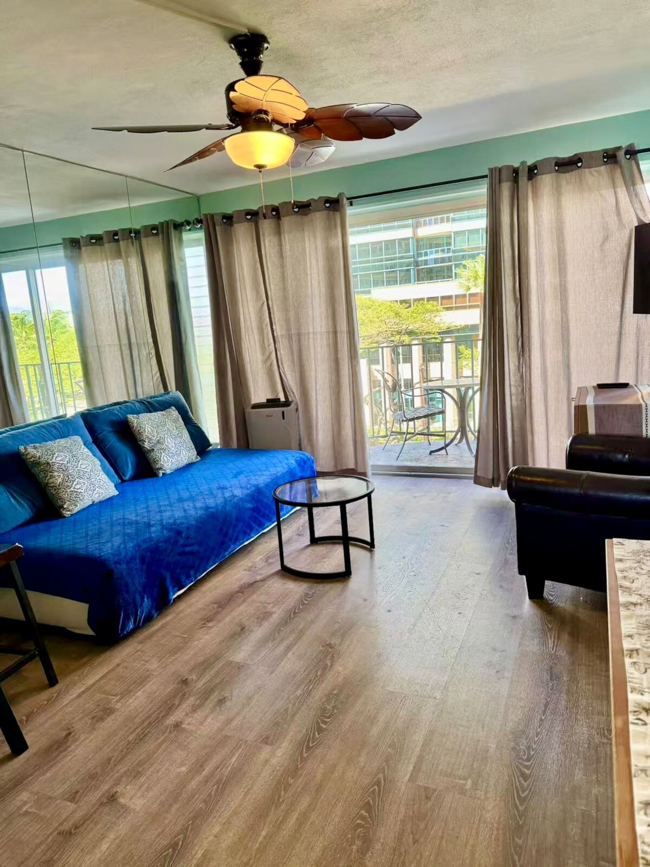 Royal Aloha 2 bedroom in Waikiki/AC/wifi 405 - Photo 3