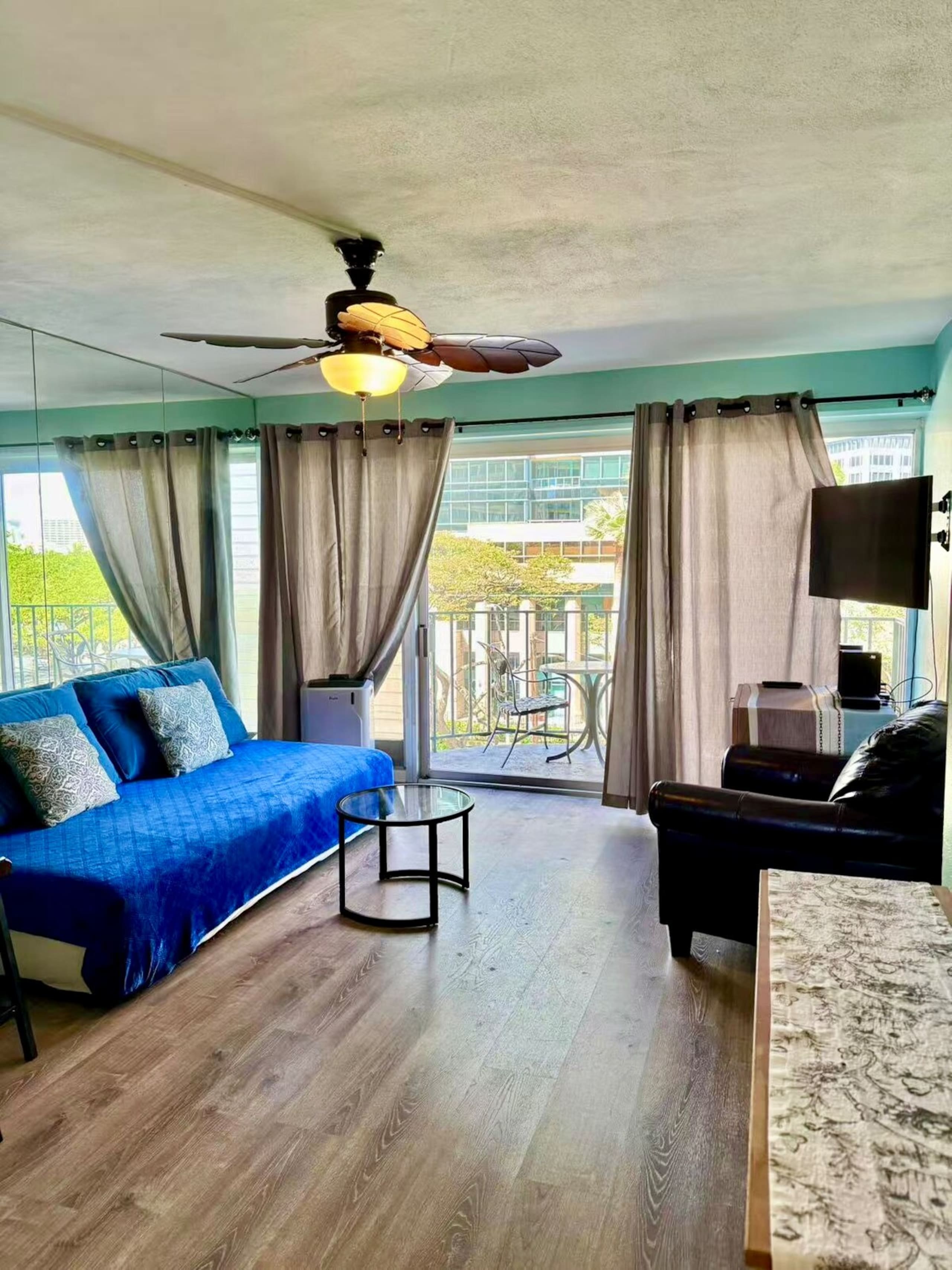 Royal Aloha 2 bedroom in Waikiki/AC/wifi 405 - Photo 4