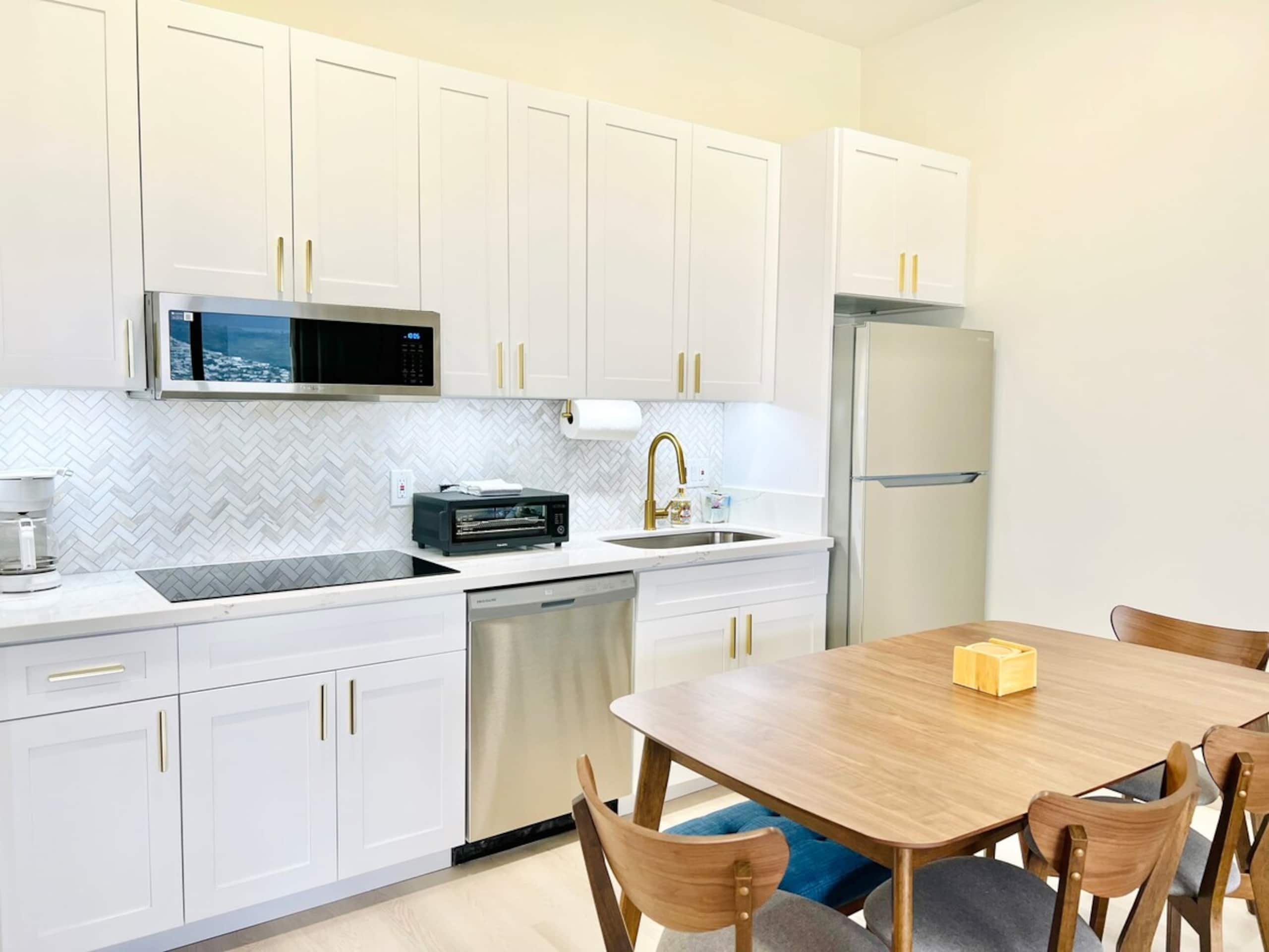 Classic Island suite with a mountain view /w pking - Photo 12
