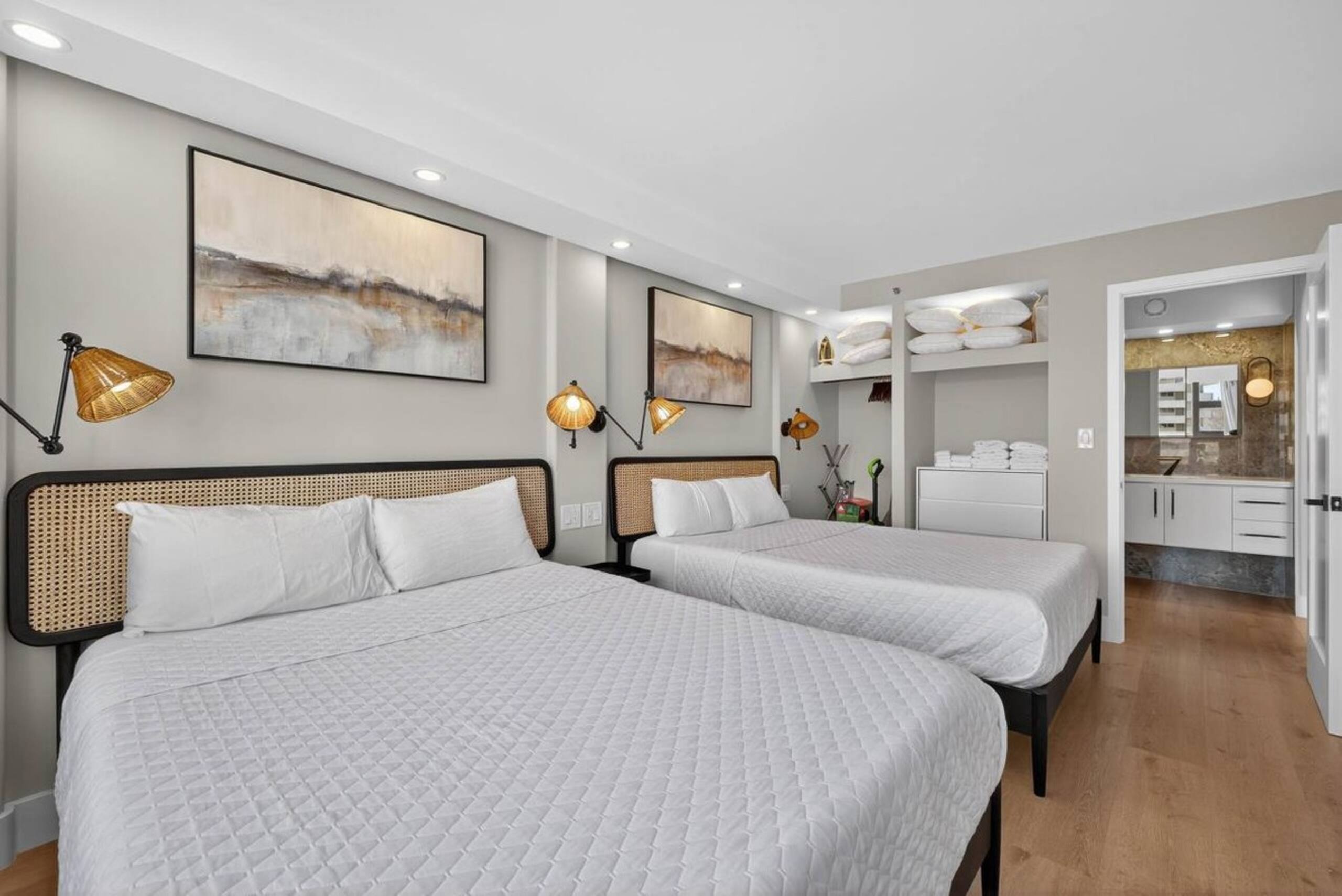 Newly Renovated Waikiki Condo w/Parking Near Beach - Photo 13