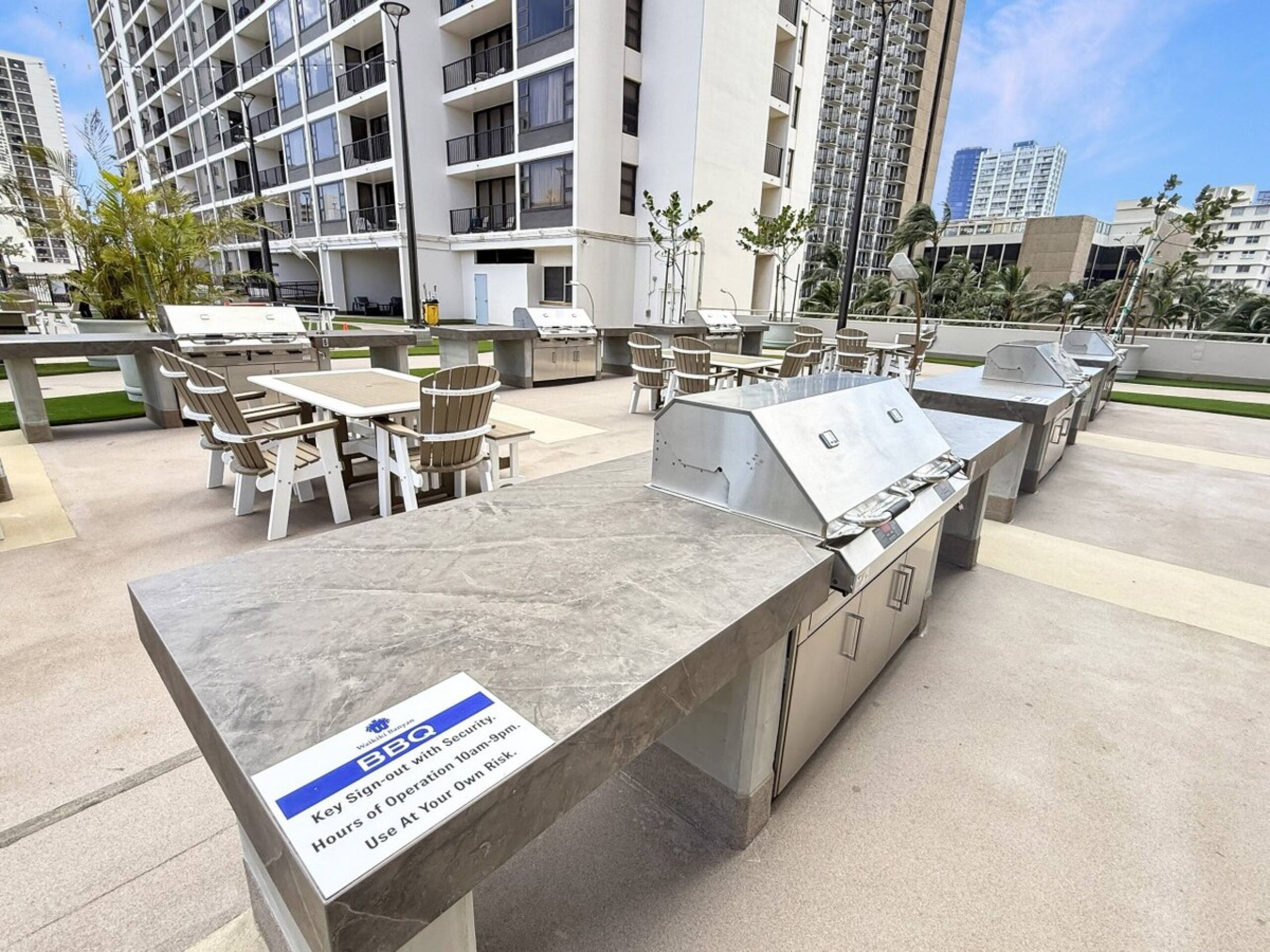 Newly Renovated Waikiki Condo w/Parking Near Beach - Photo 34