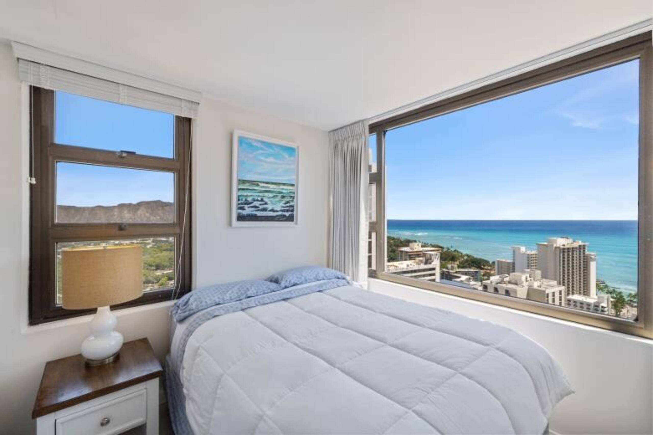 New listing Waikiki Condo 35th Floor OceanView - Main photo