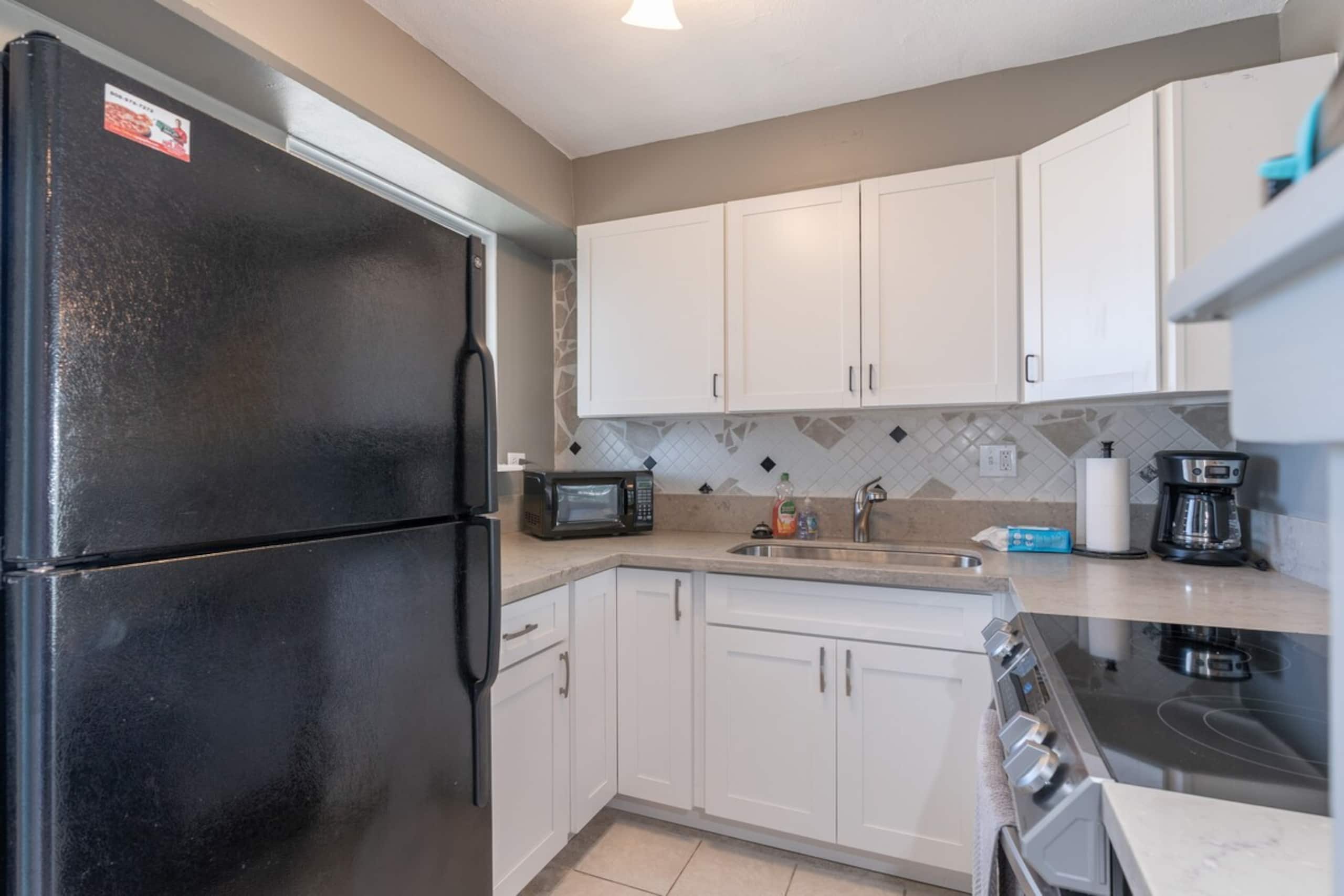 Royal Aloha Waikiki 2 bedroom WiFi Kitchen 809 - Photo 10