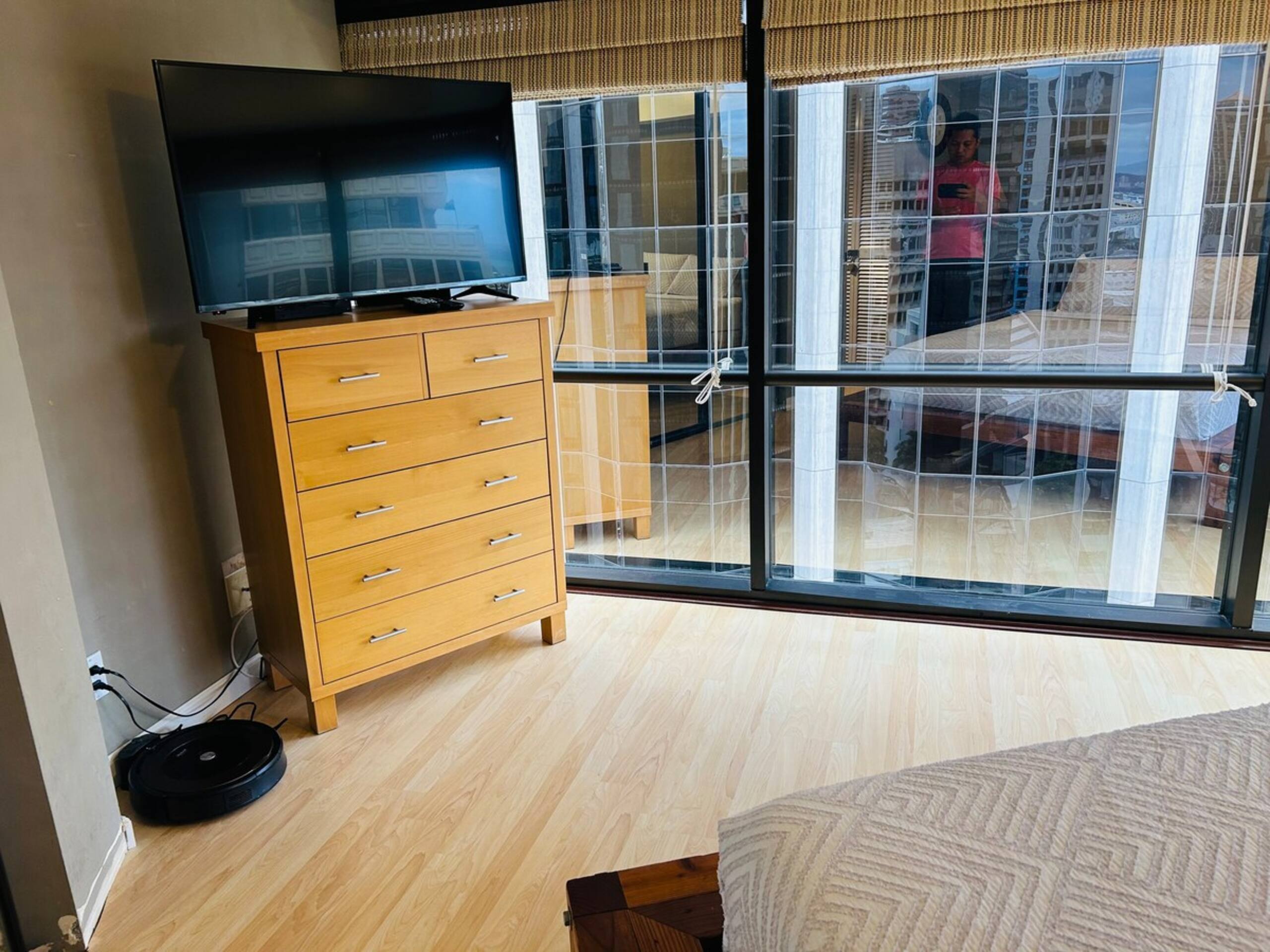 Spacious Hotel/Apartment in Downtown with Parking - Photo 9