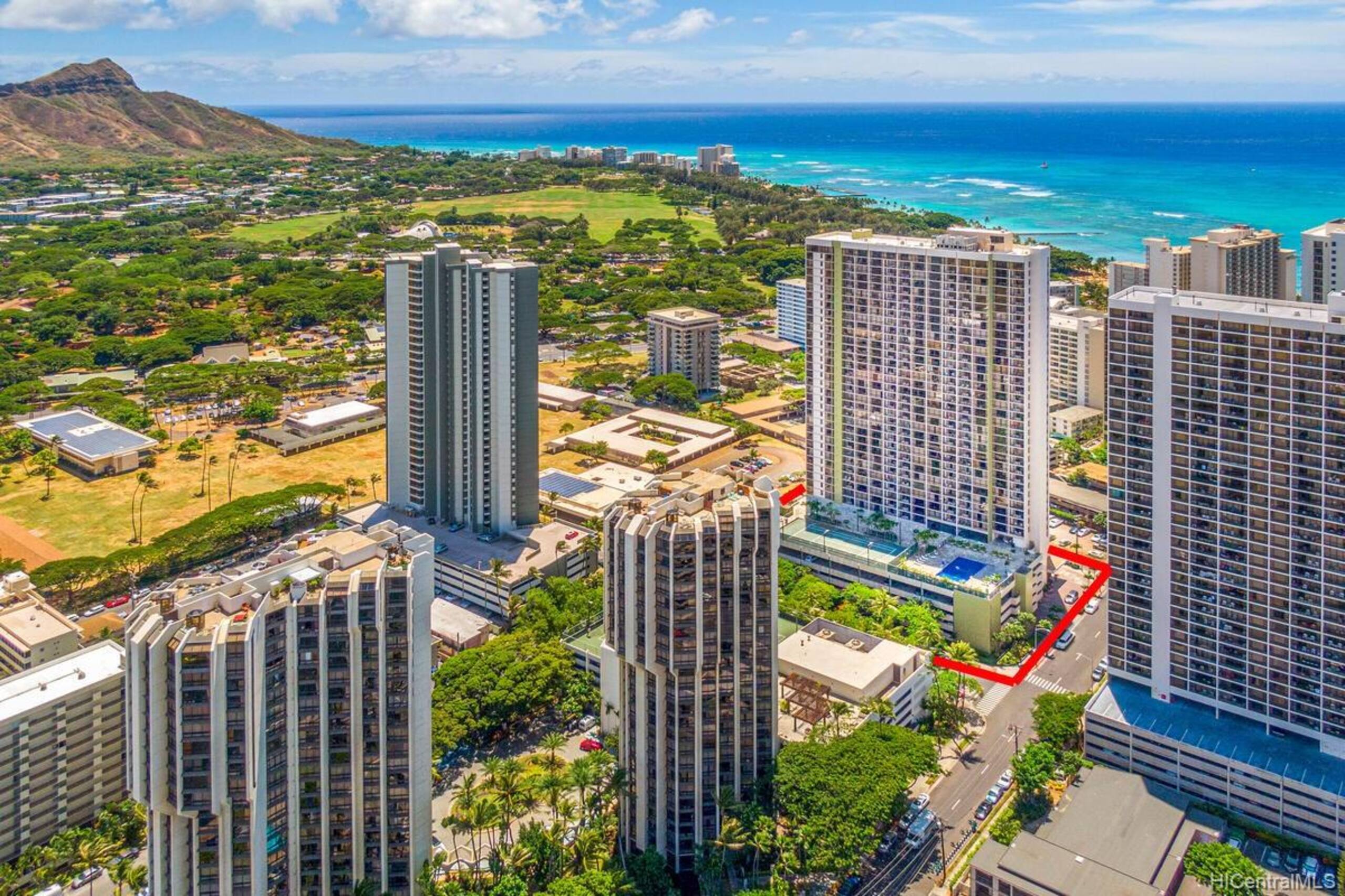 Waikiki Oceanview Condo Pool/Gym/Parking -Sleeps 6 - Photo 31