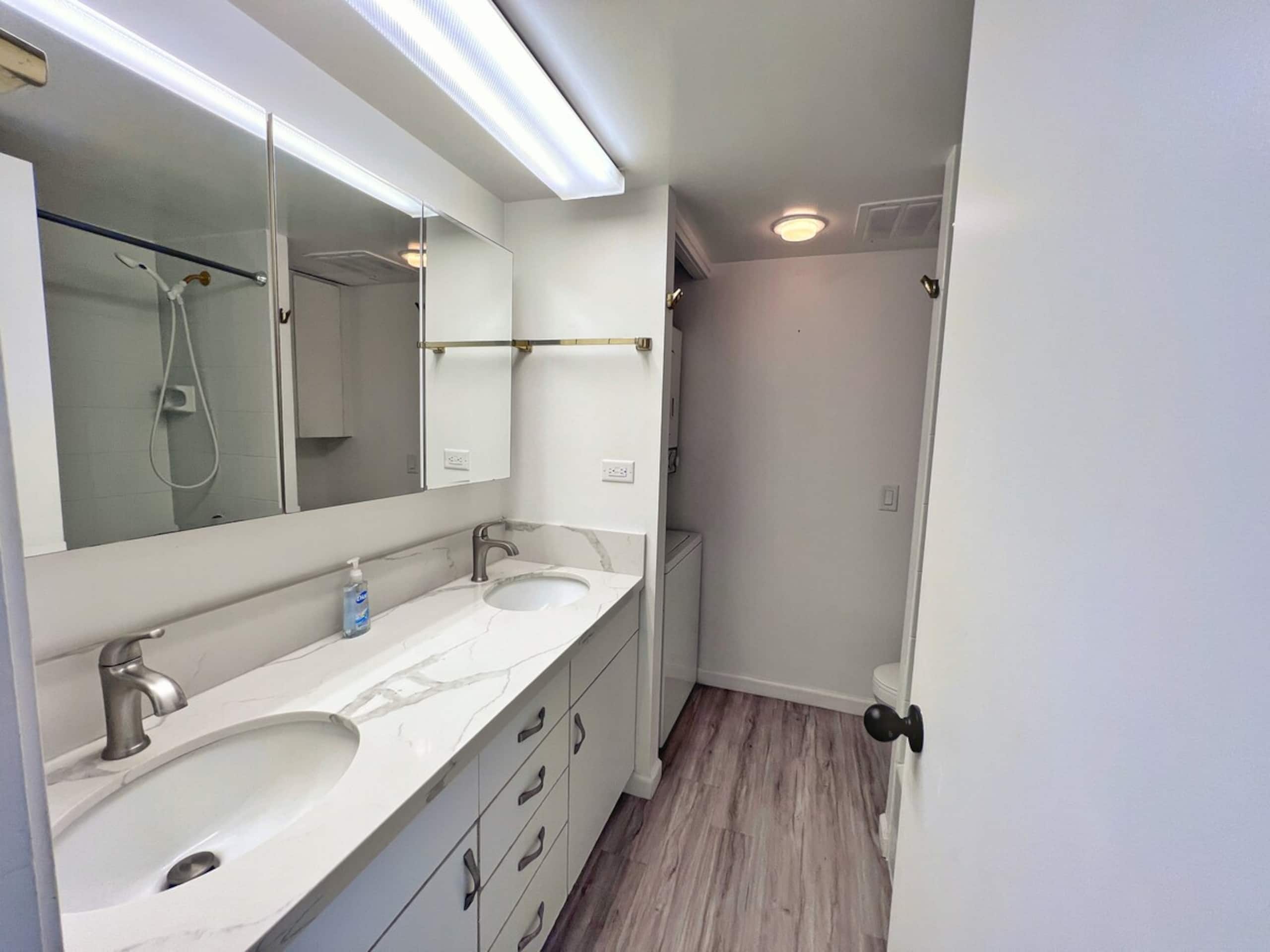 Aloha Suite 1BR at center Waikiki w/ free parking - Photo 9