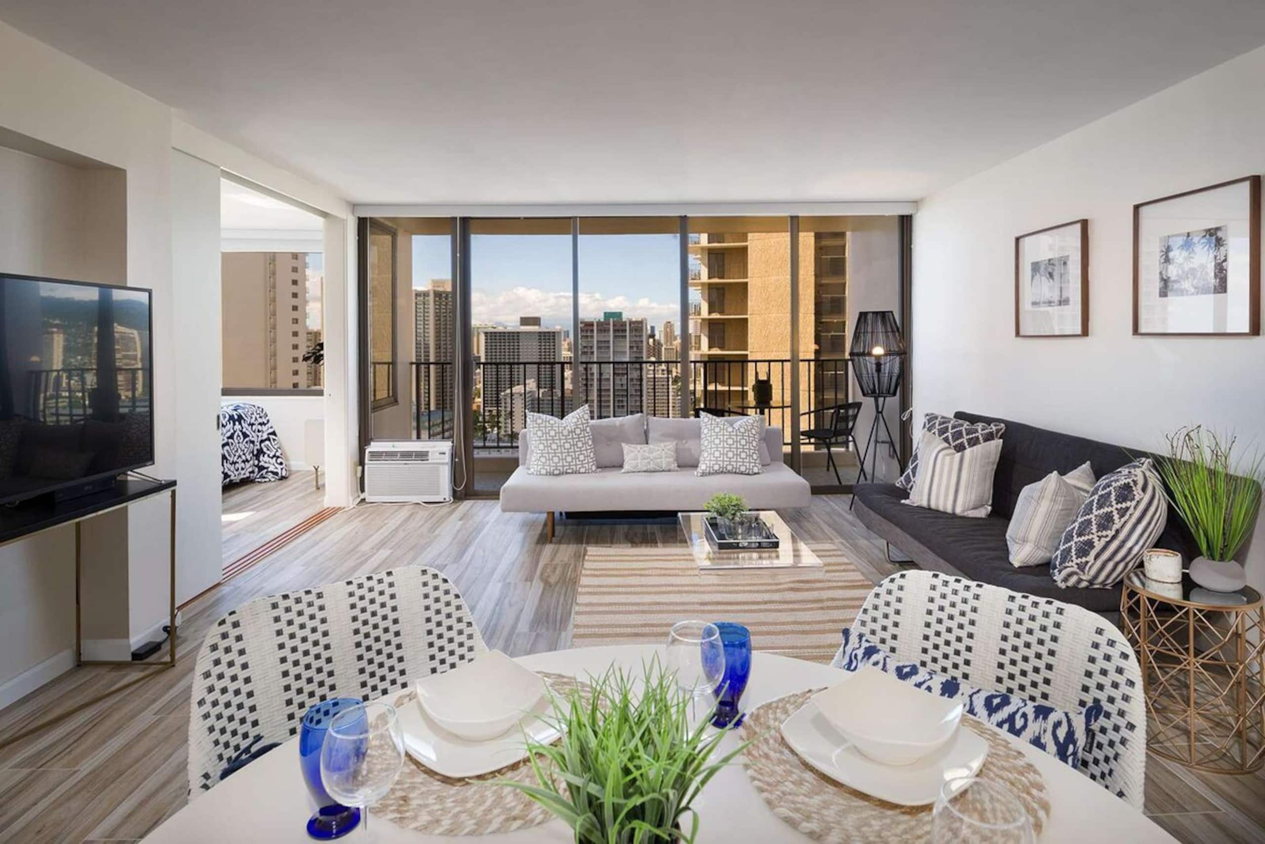 31st Fl Banyan | Parking | Partial-Ocean Views - Photo 2