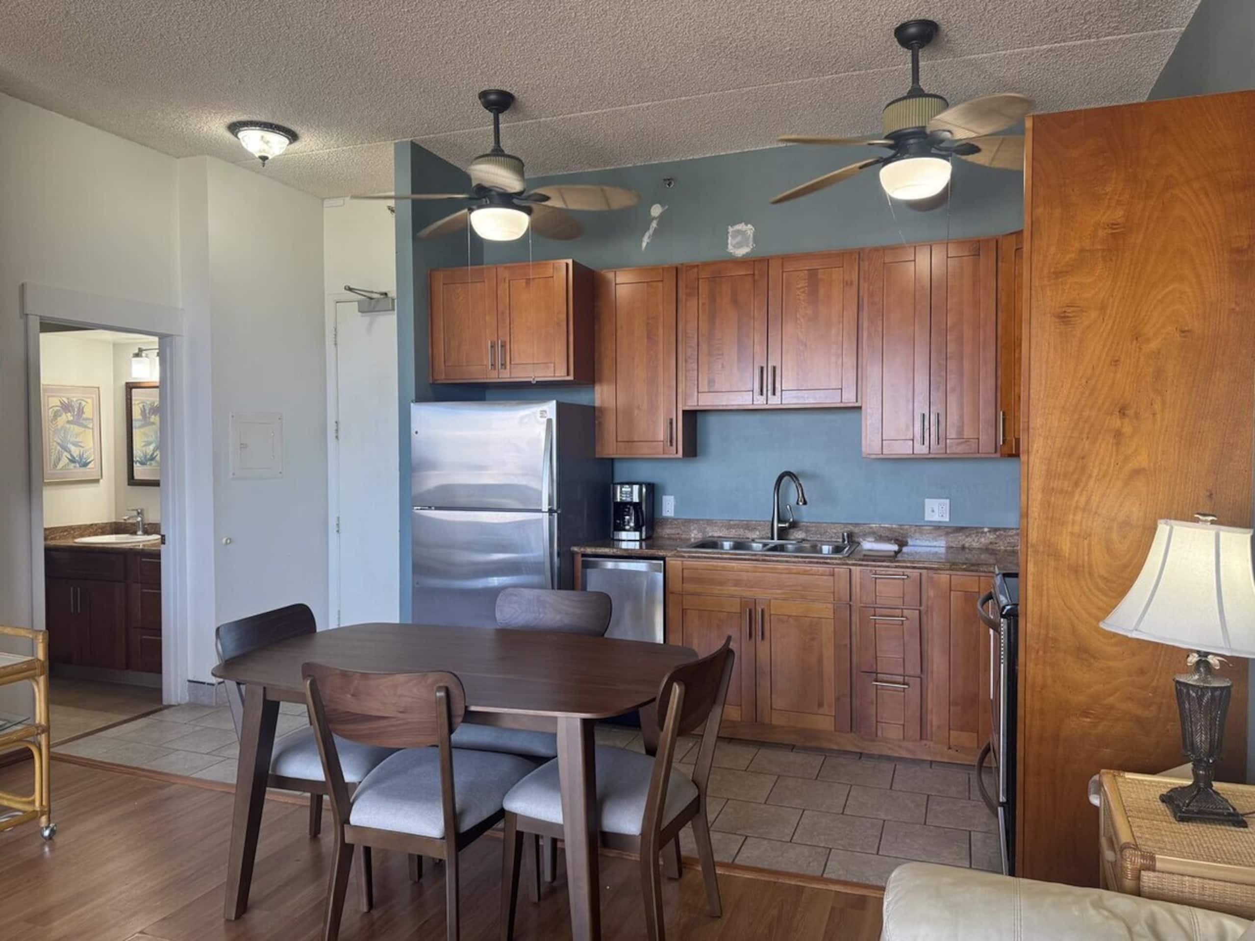 38th Floor w/ocean views, free parking - Photo 7
