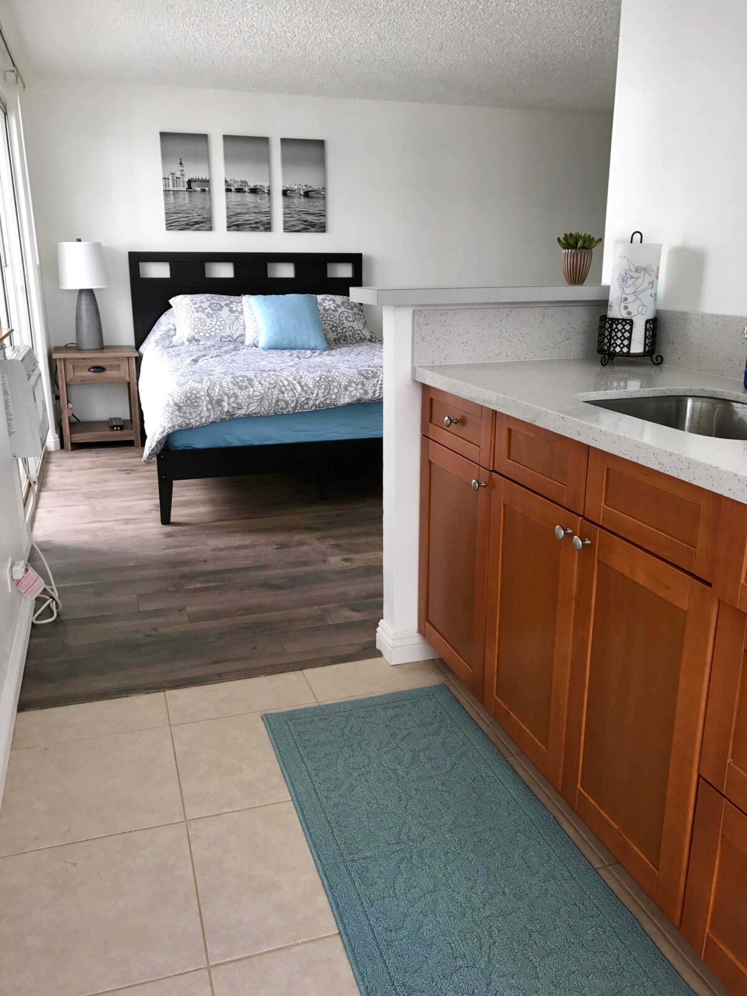 Lovely & Clean Unit | Minutes to Waikiki Beach - Photo 20