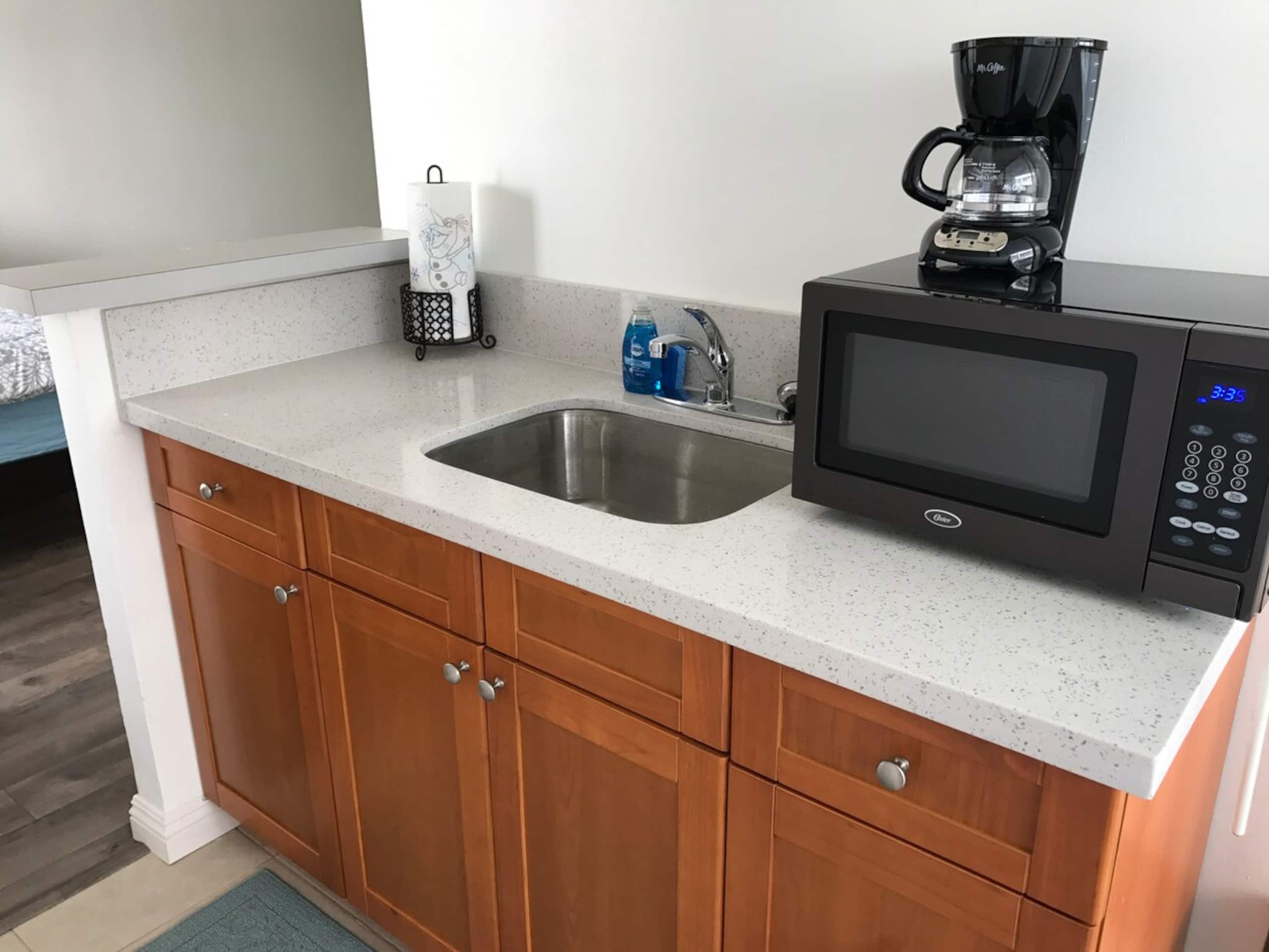 Lovely & Clean Unit | Minutes to Waikiki Beach - Photo 12
