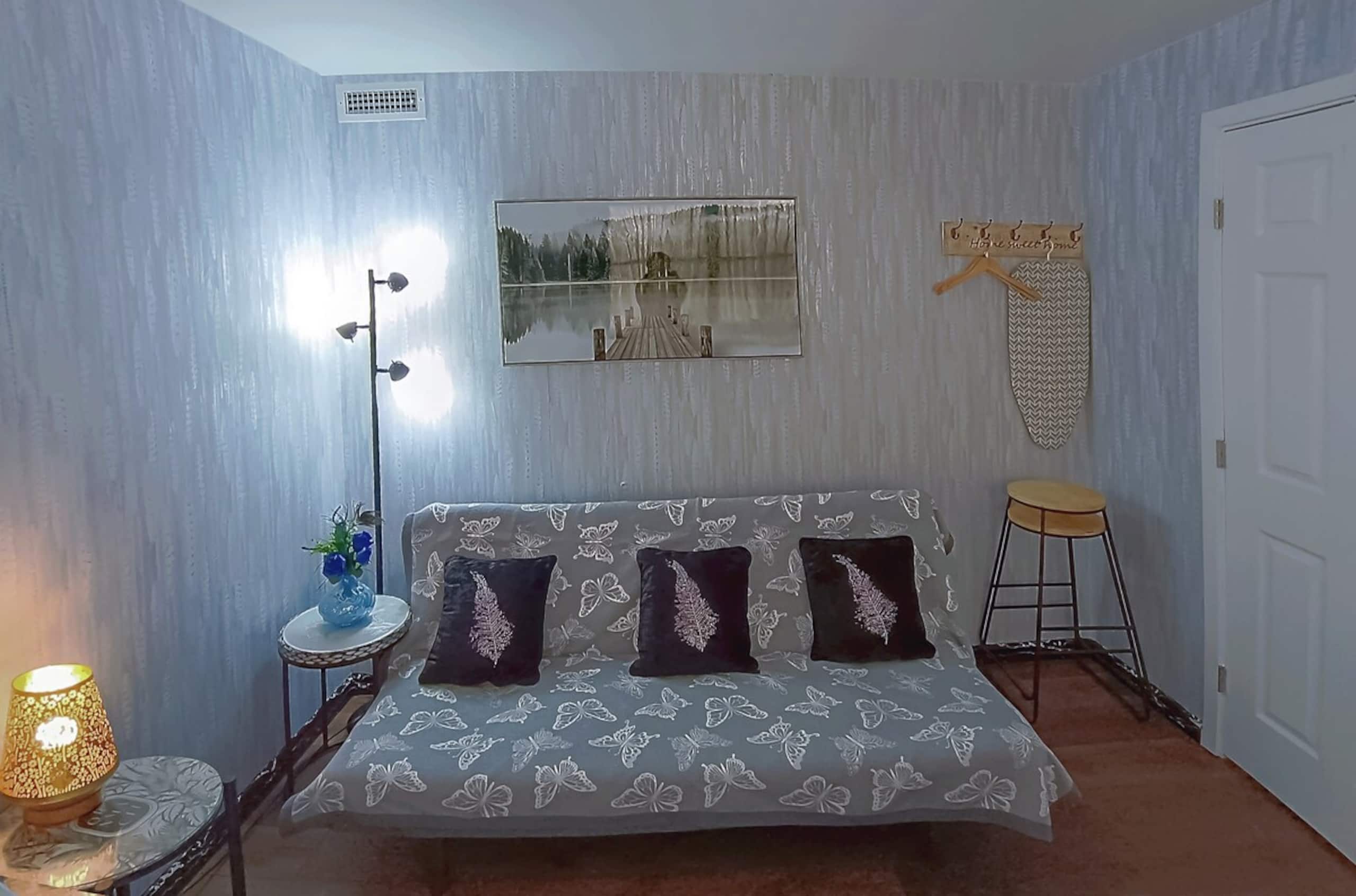 Honolulu 2BR Apt Waikiki Beach Free parking - Photo 11