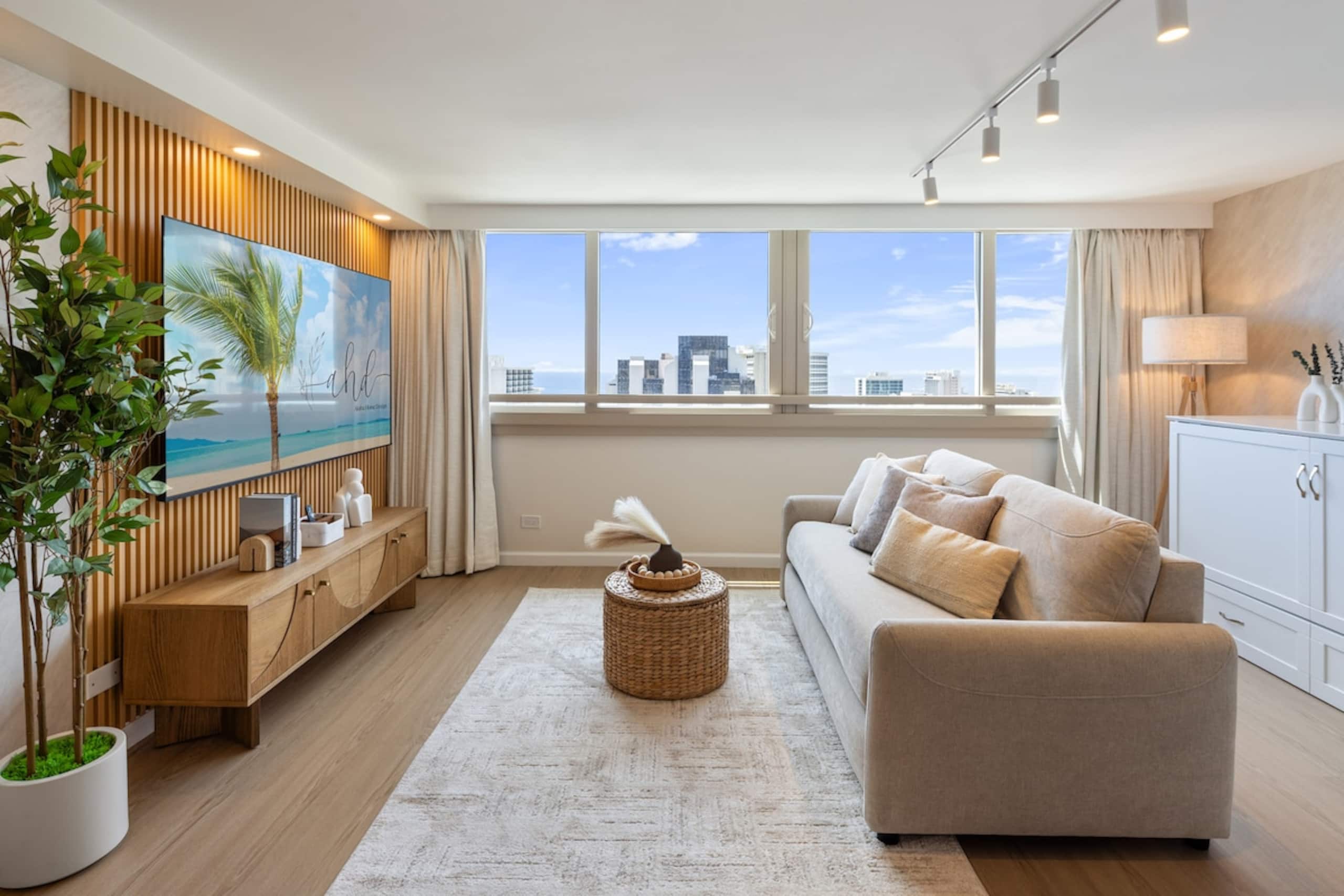 Oceanview Luxe Retreat – Modern Coastal Elegance - Photo 2