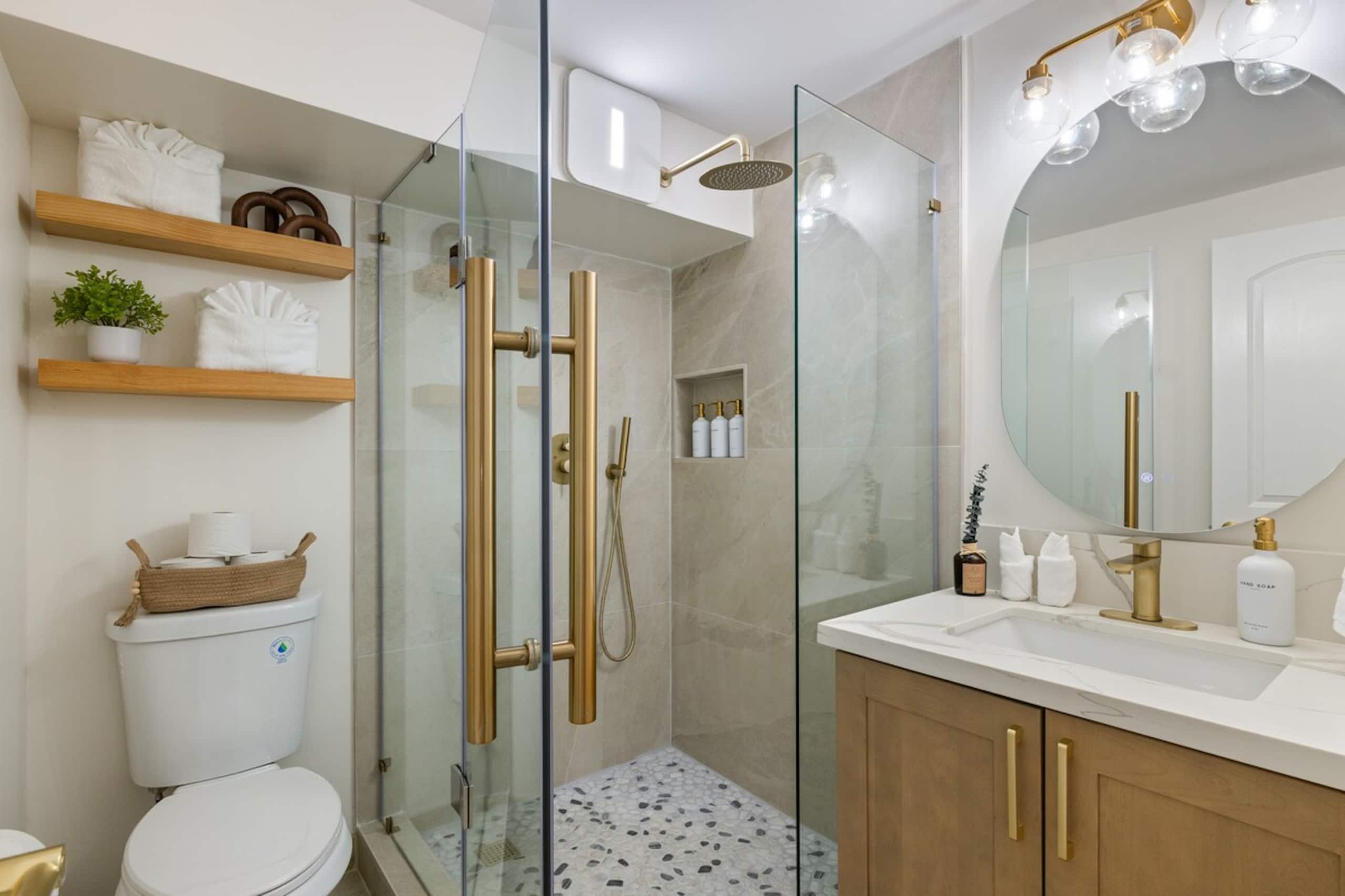 Oceanview Luxe Retreat – Modern Coastal Elegance - Photo 40