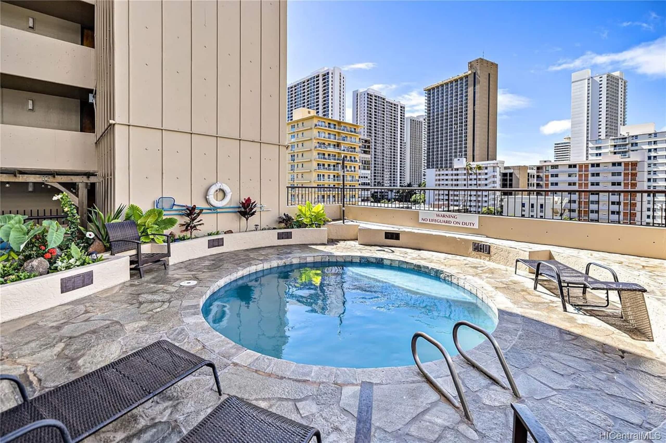 Legal 2 Bdrm-1Ba Updated Condo W/Parking - Photo 6