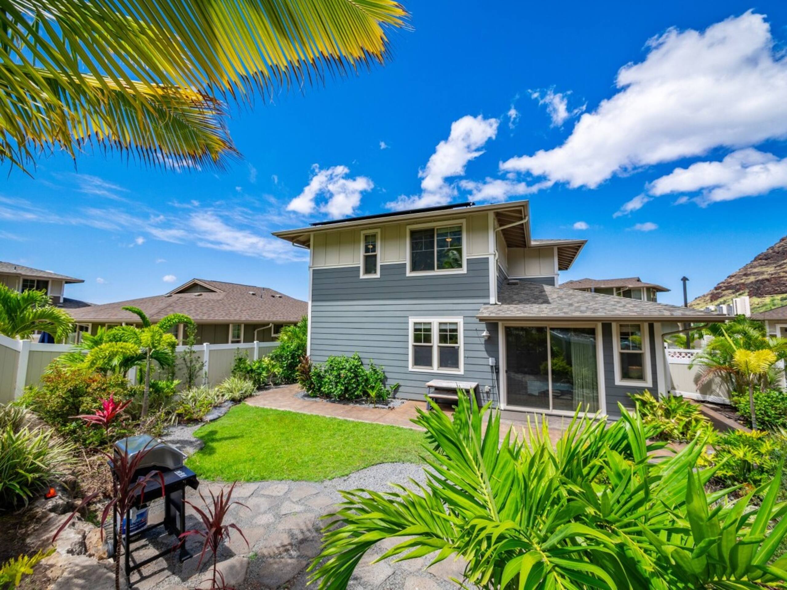 4BR, Near Beach, Pool/Spa, Gym, Free Parking, BBQ - Photo 37